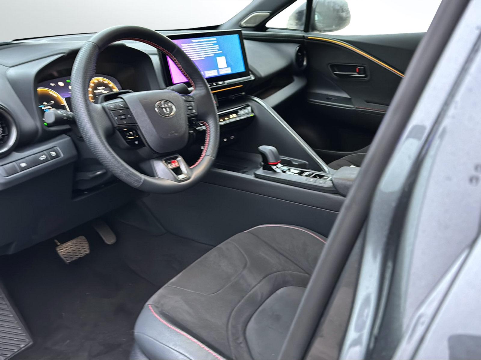TOYOTA C-HR 2.0 PHEV GR Sport Premiere-image-3