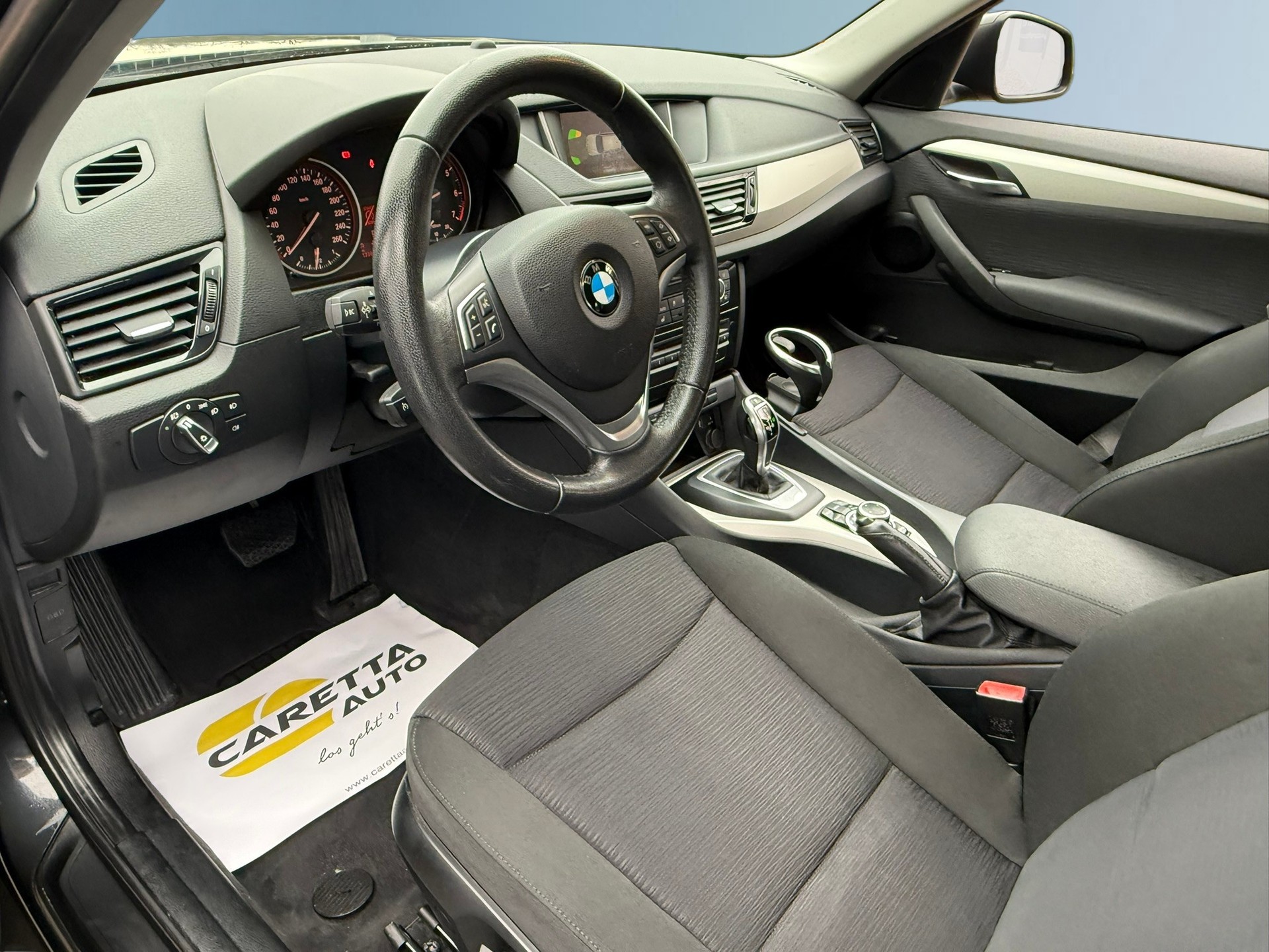 BMW X1 xDrive 20i Steptronic-image-10