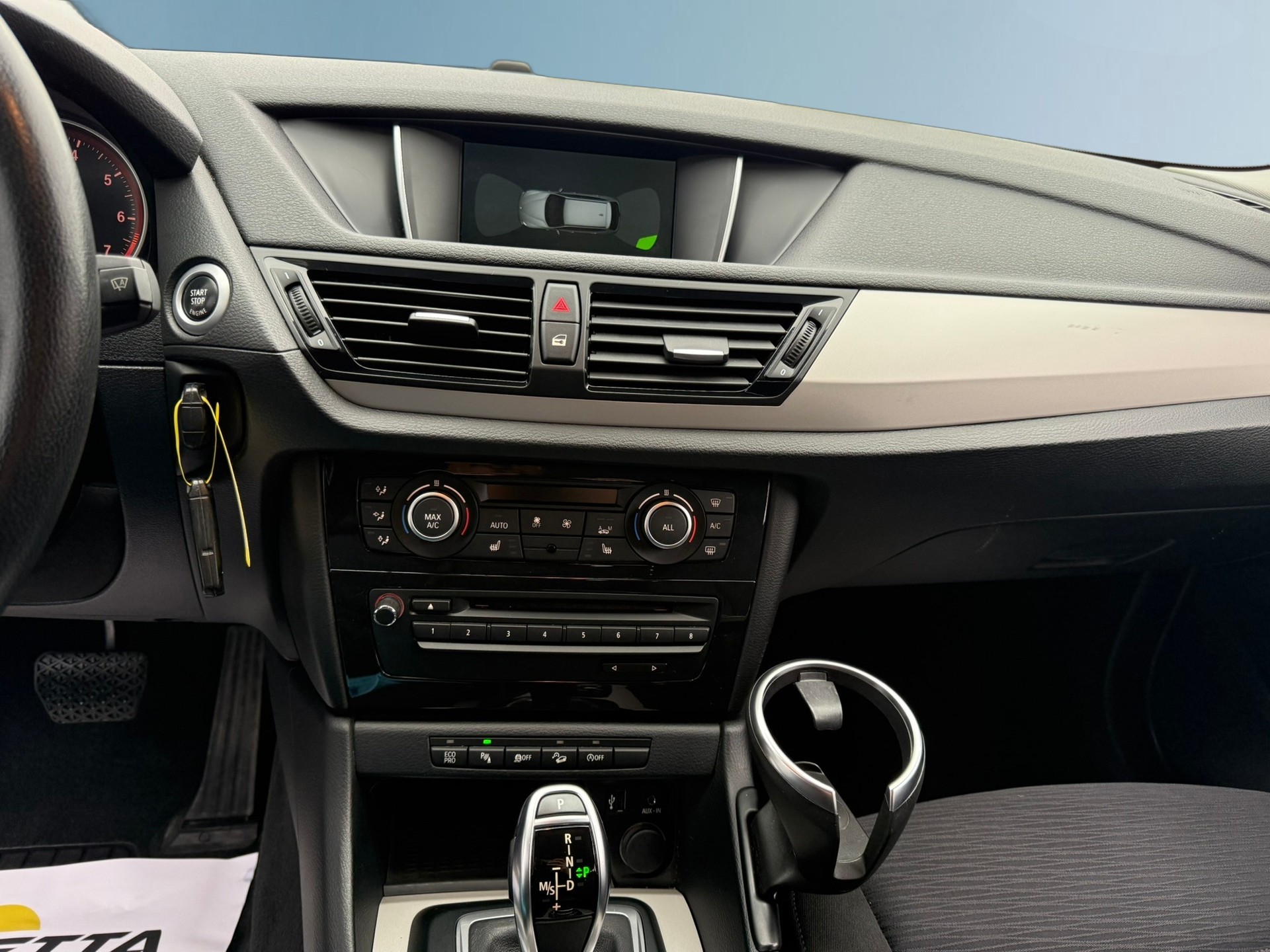 BMW X1 xDrive 20i Steptronic-image-11