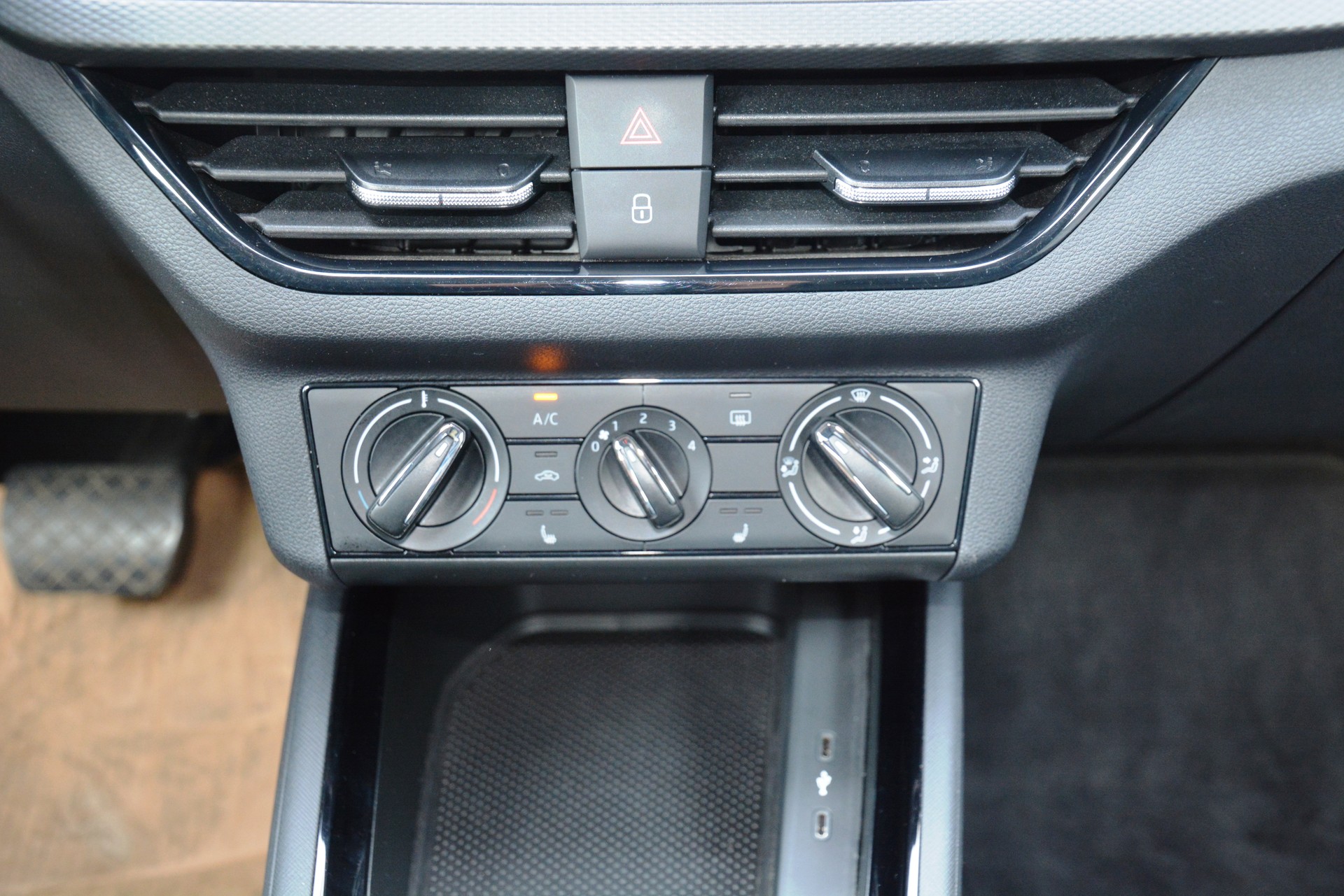 SKODA Kamiq 1.0 TSI Style DSG-image-11
