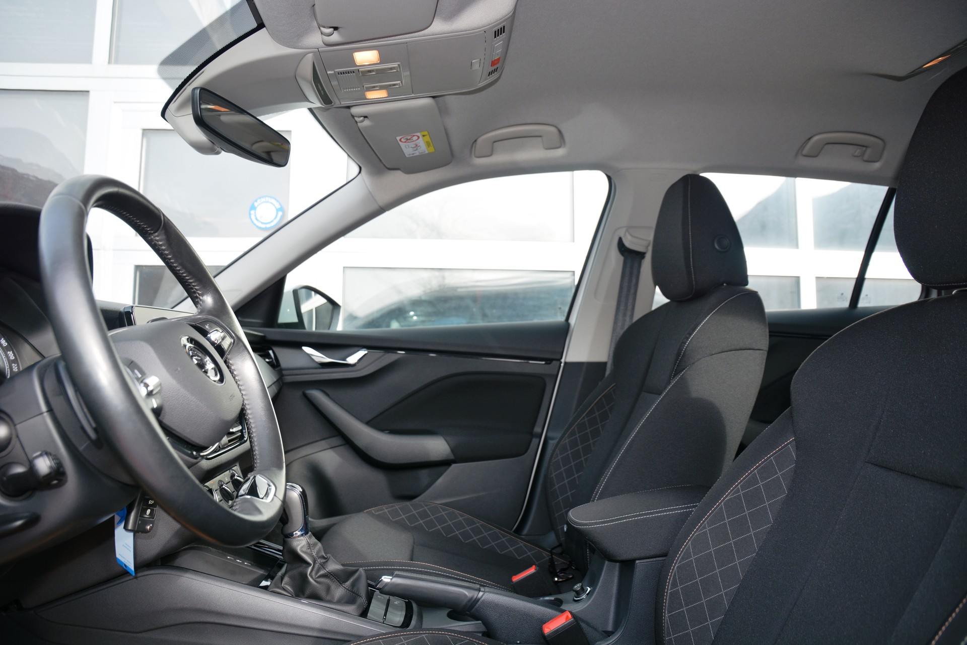 SKODA Kamiq 1.0 TSI Style DSG-image-14