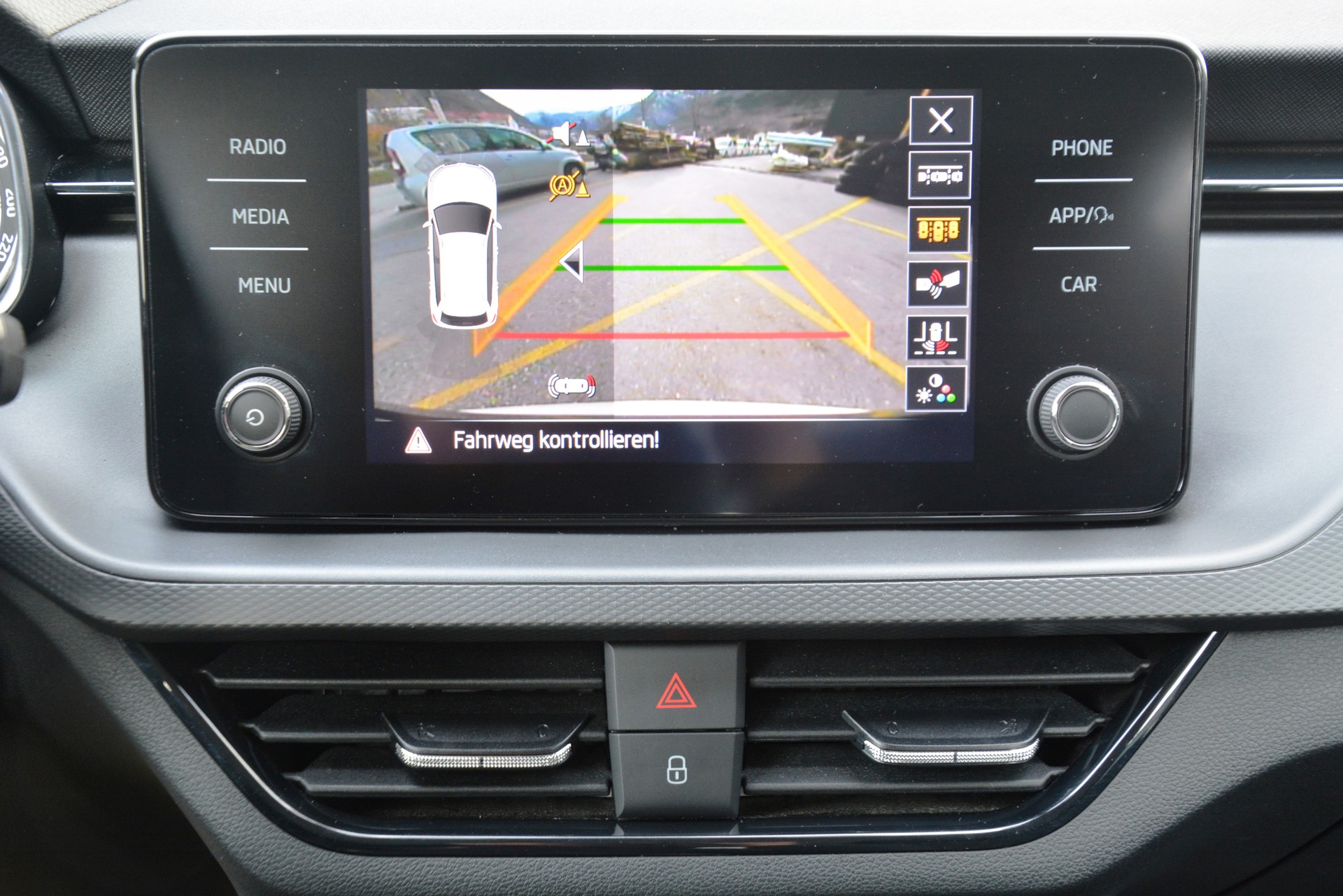 SKODA Kamiq 1.0 TSI Style DSG-image-7