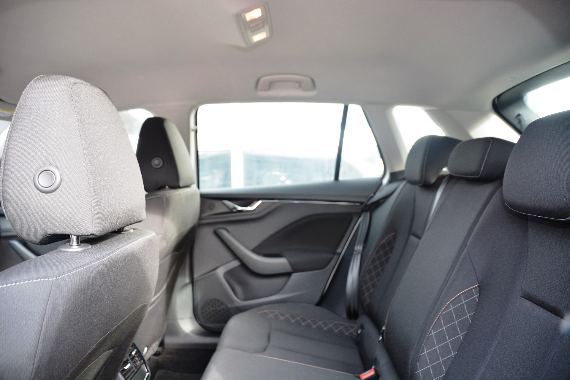SKODA Kamiq 1.0 TSI Style DSG-image-15