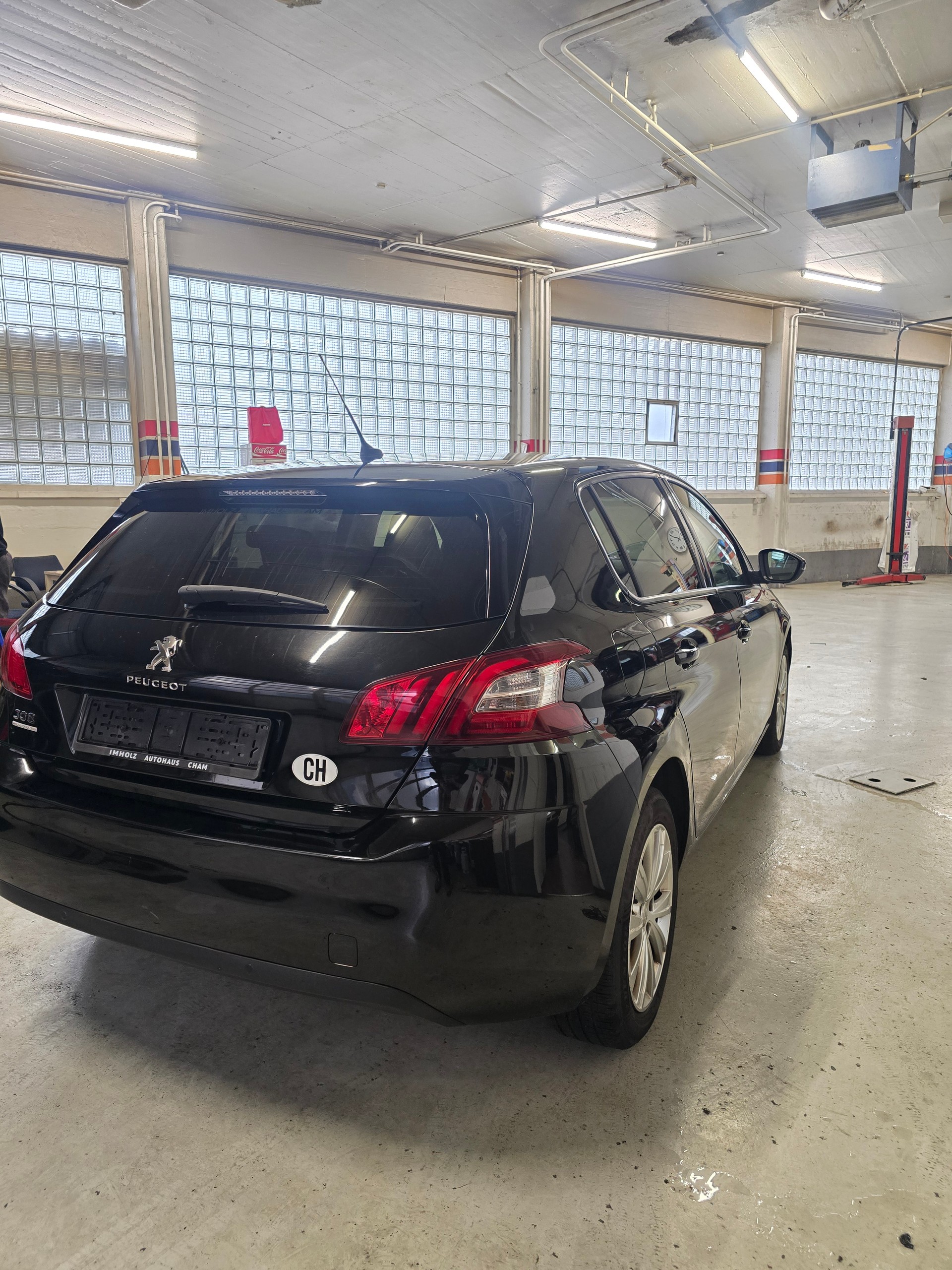 PEUGEOT 308 1.2 THP Allure Automatic-image-3