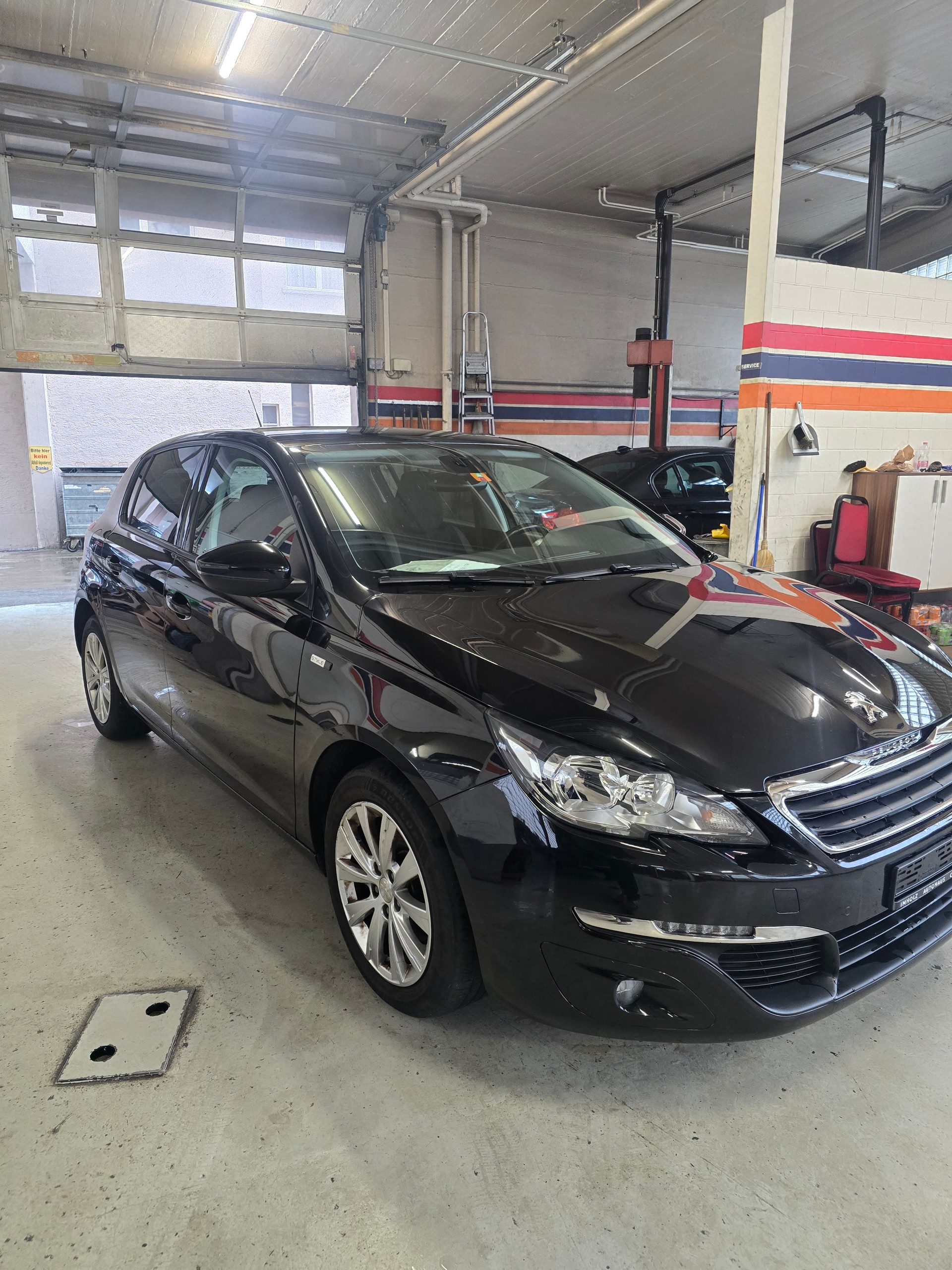 PEUGEOT 308 1.2 THP Allure Automatic-image-2