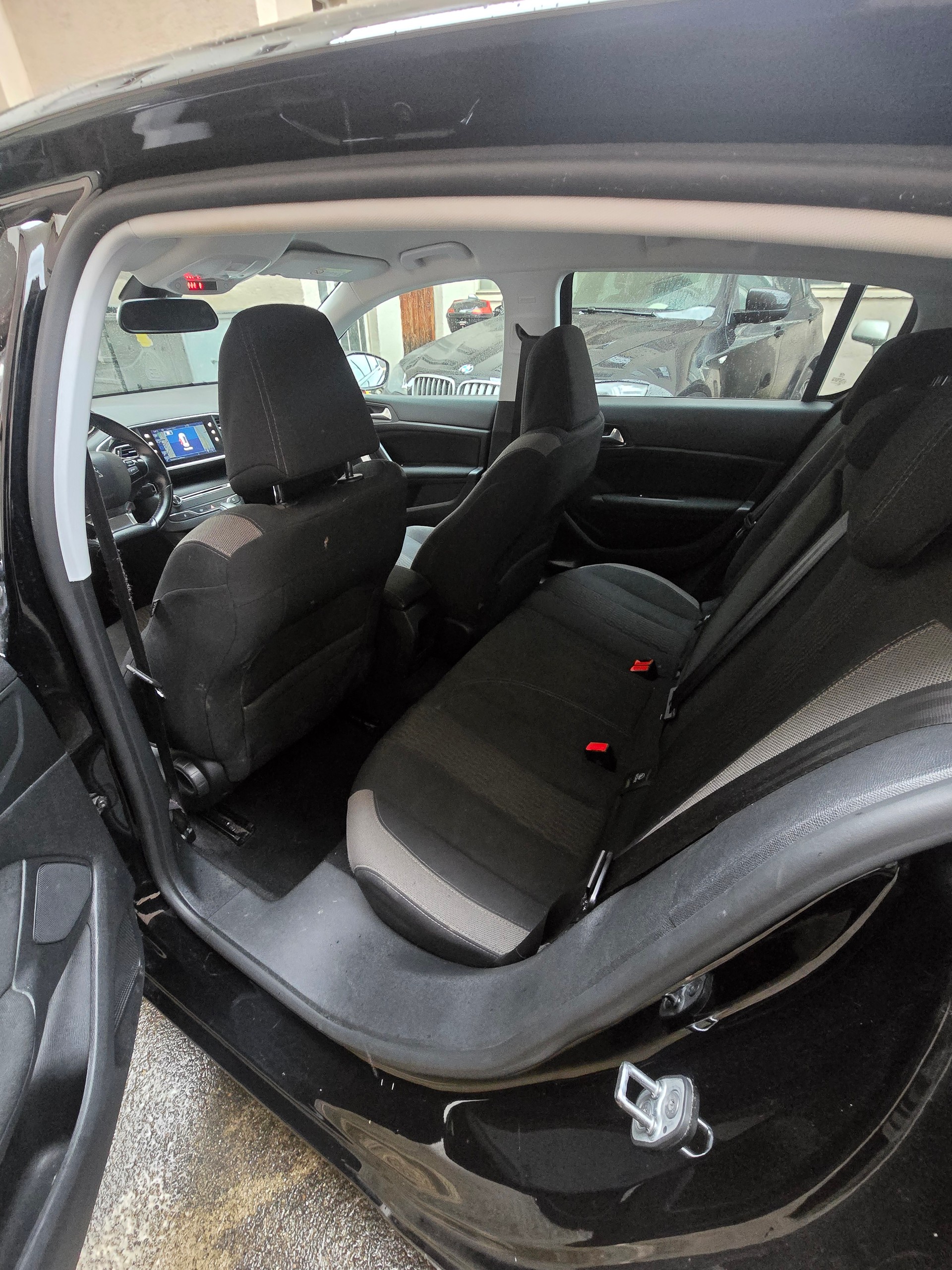 PEUGEOT 308 1.2 THP Allure Automatic-image-11