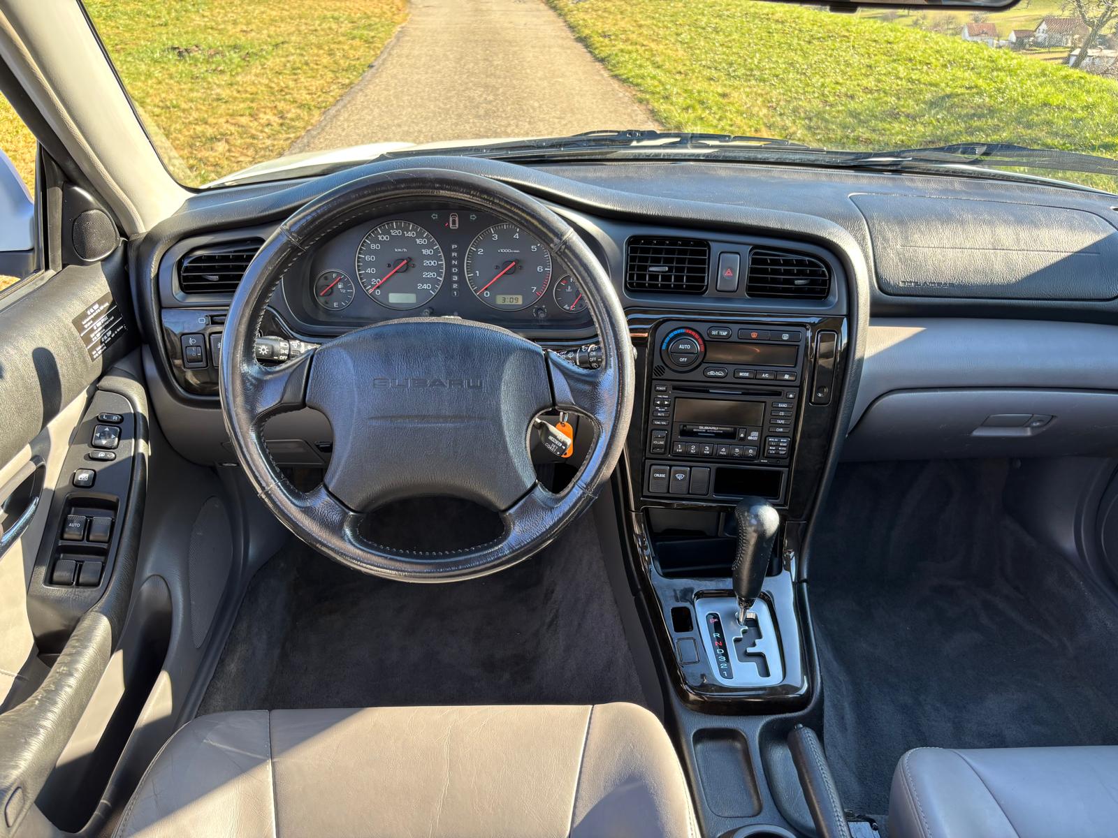 SUBARU Outback 2.5 Image-image-7