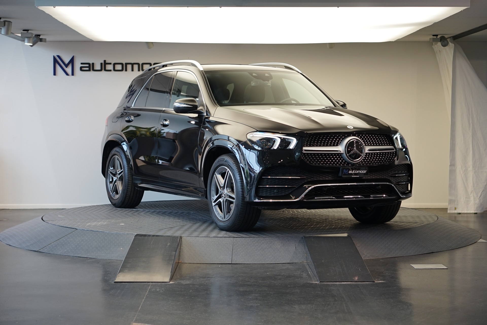 MERCEDES-BENZ GLE 300 d 4Matic 9G-Tronic *CH-Fahrzeug*-showroom-element-2