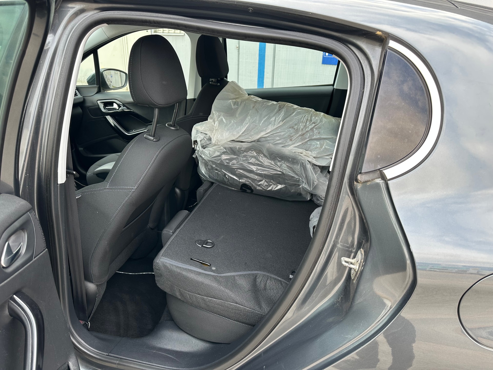 PEUGEOT 208 1.2 THP Allure-image-7