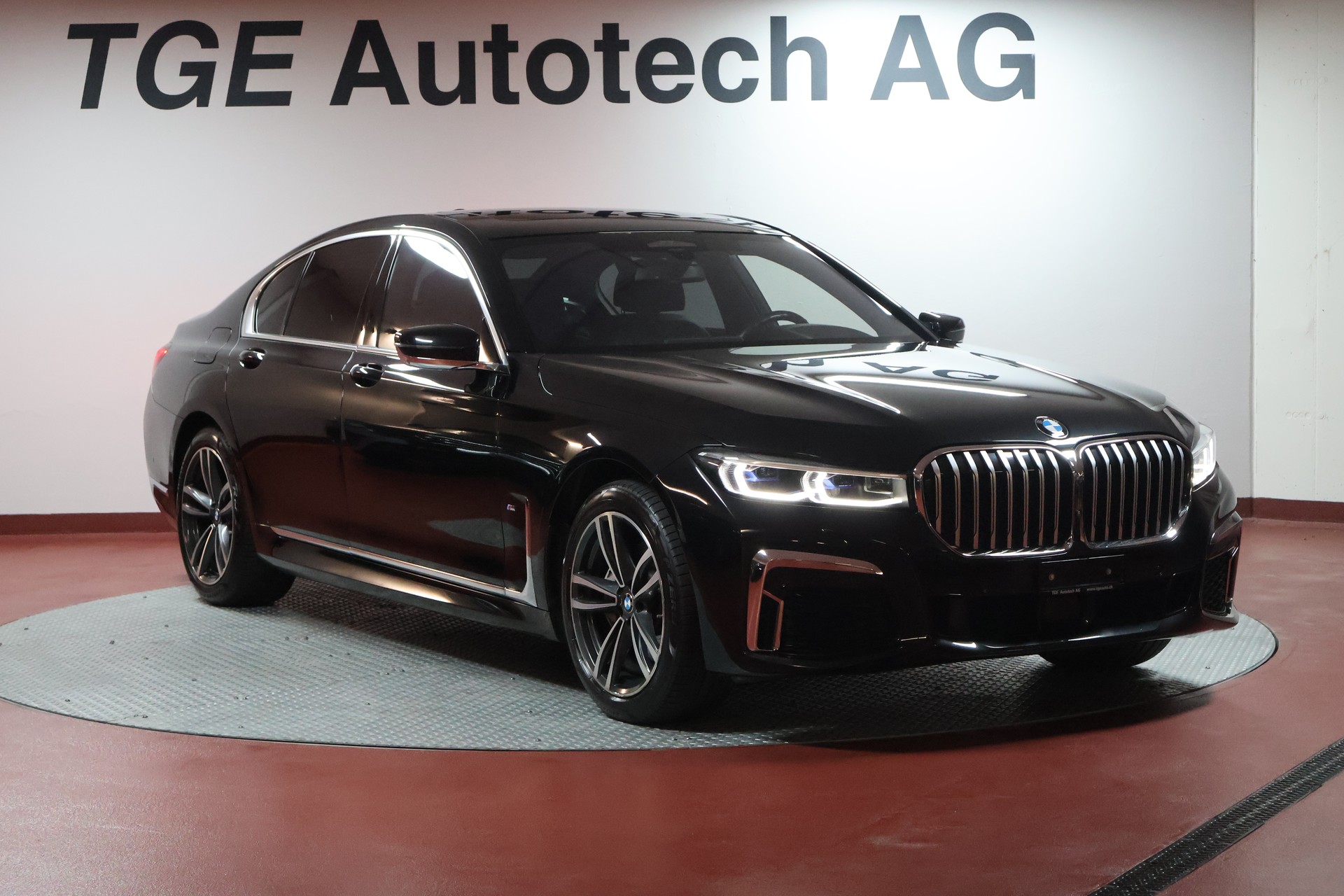 BMW 730d xDrive Steptronic-showroom-element-2
