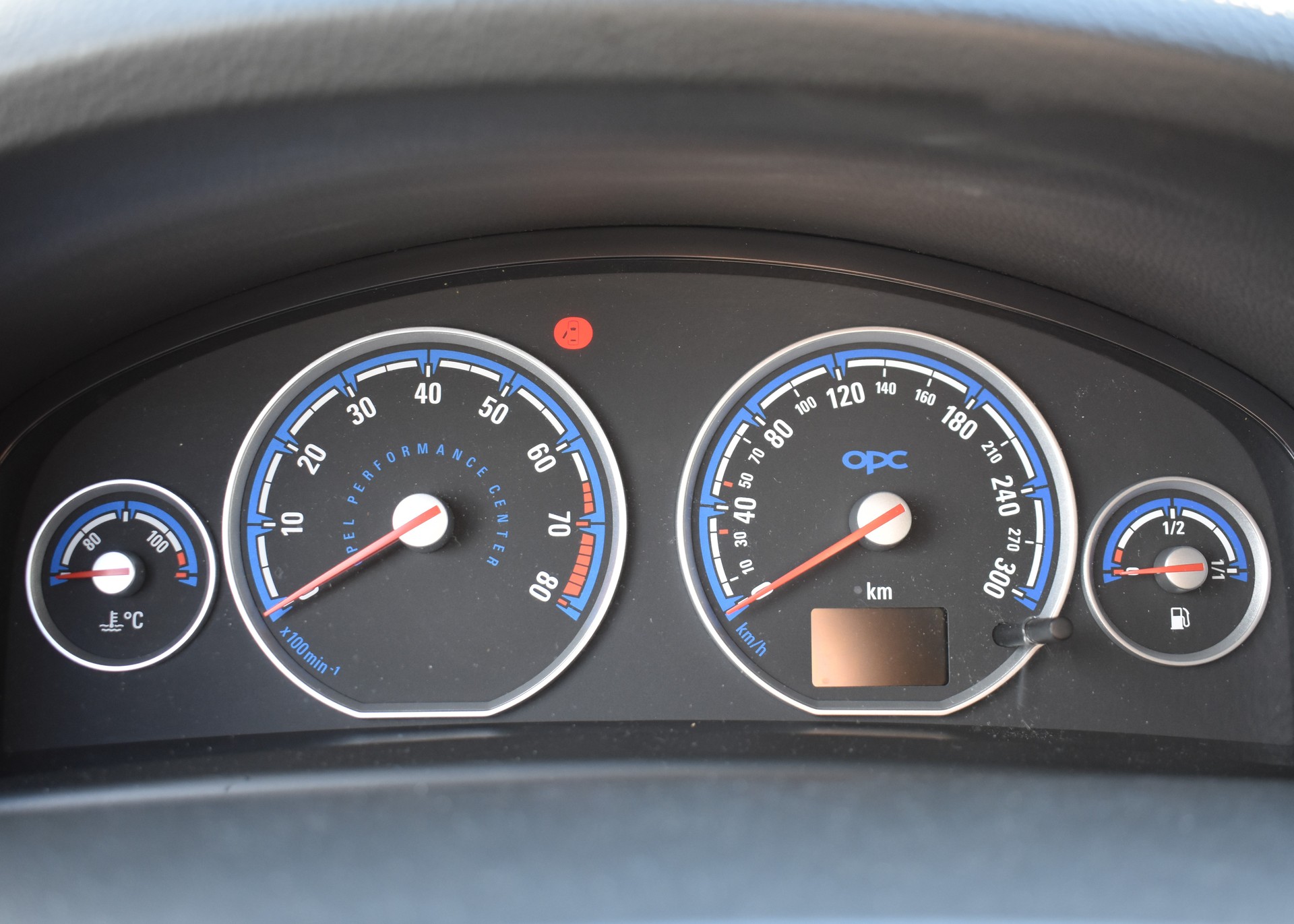 OPEL Vectra 2.8 Turbo V6 OPC-image-11