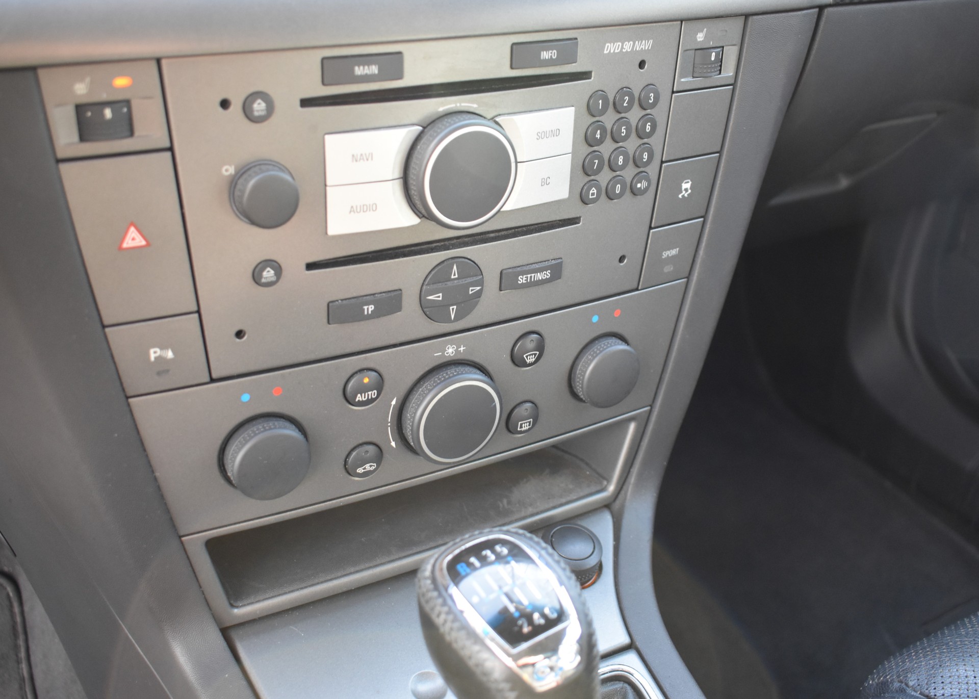 OPEL Vectra 2.8 Turbo V6 OPC-image-15