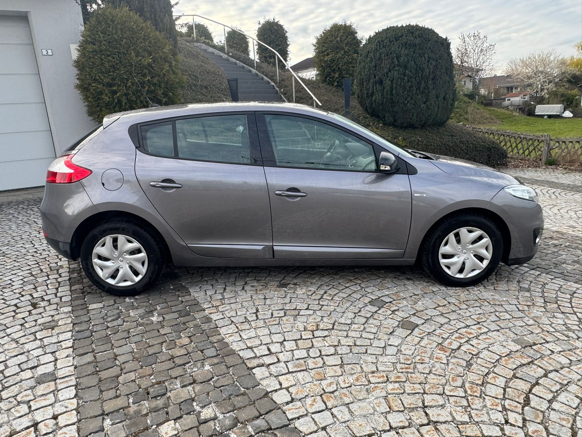 RENAULT Mégane Coupé 1.4 16V Turbo Bose-image-6