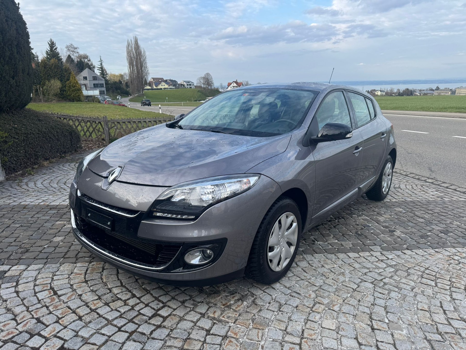 RENAULT Mégane Coupé 1.4 16V Turbo Bose-image-2