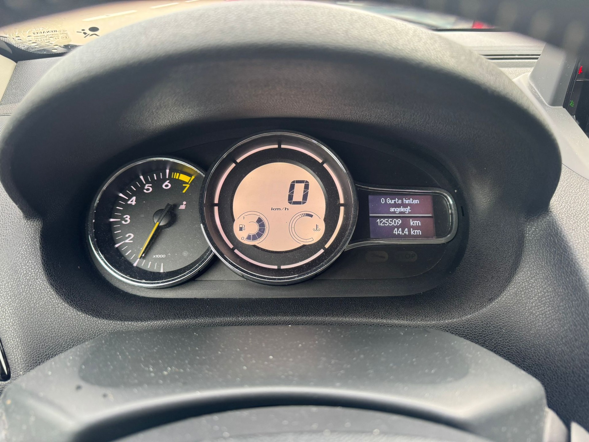 RENAULT Mégane Coupé 1.4 16V Turbo Bose-image-8