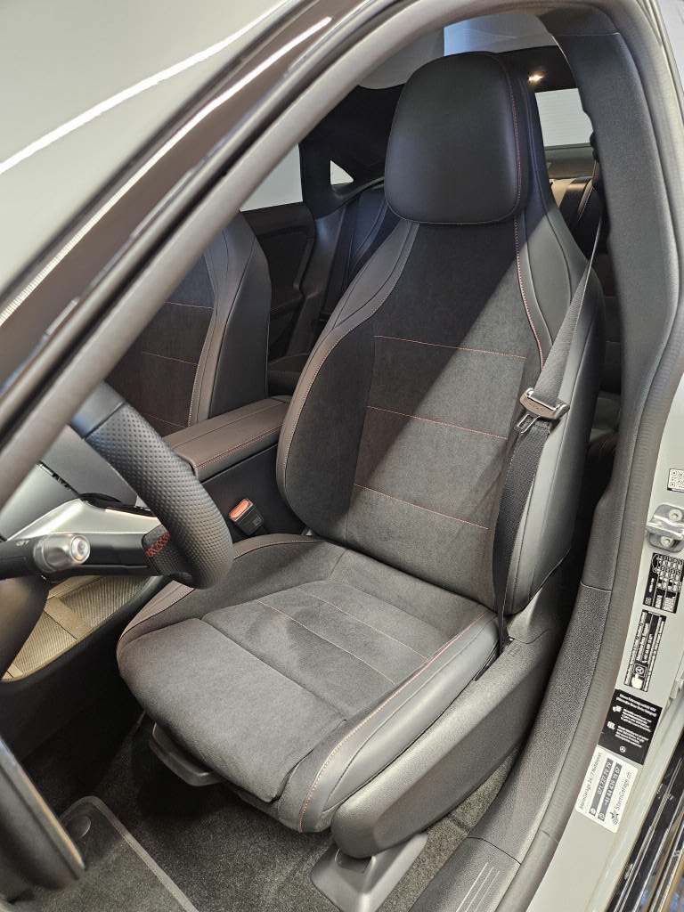 MERCEDES-BENZ CLA 350 4Matic AMG Line with EQ Technology-image-5