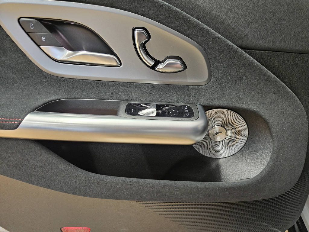 MERCEDES-BENZ CLA 350 4Matic AMG Line with EQ Technology-image-9