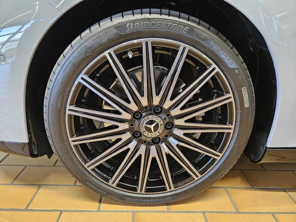 MERCEDES-BENZ CLA 350 4Matic AMG Line with EQ Technology-image-15