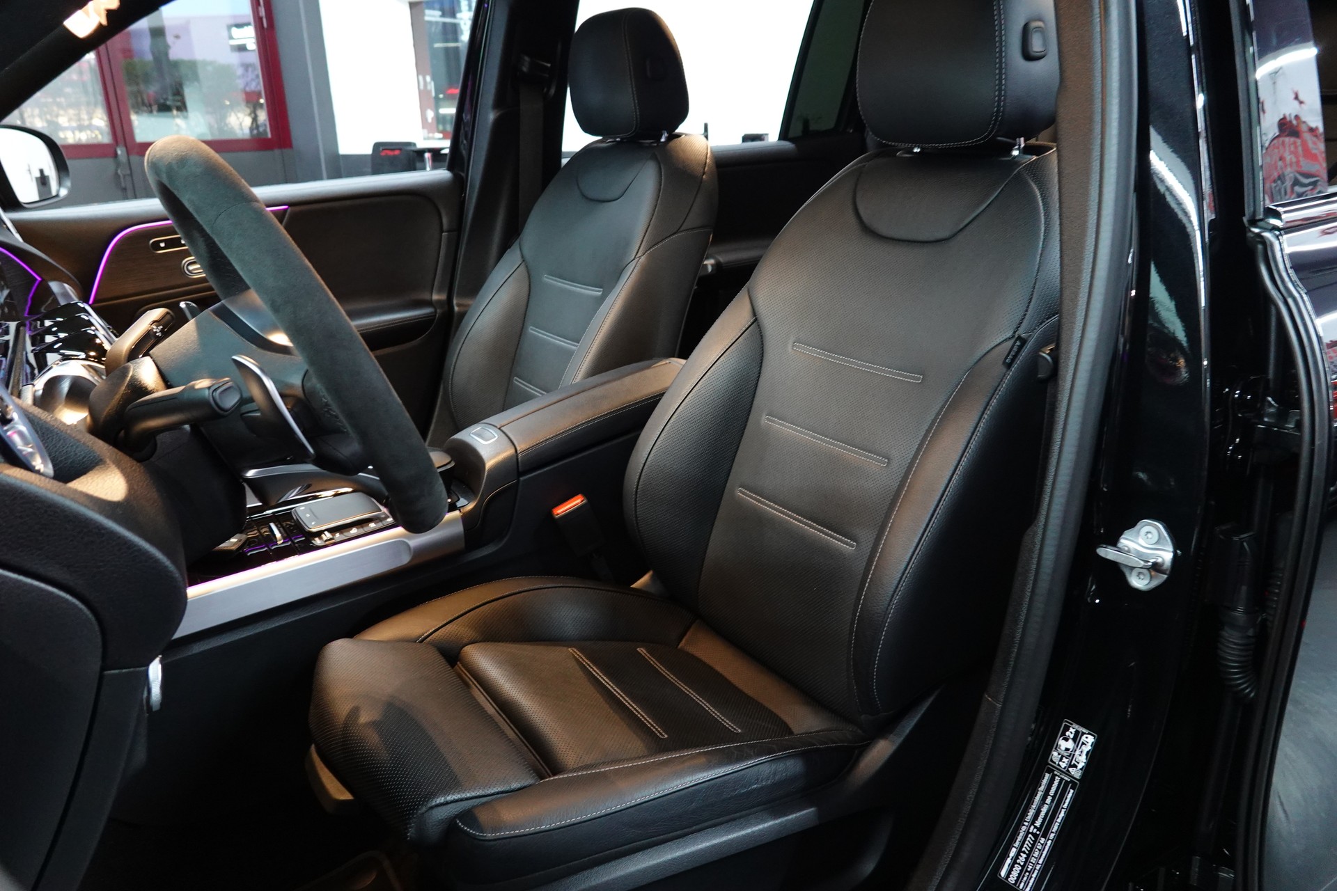 MERCEDES-BENZ GLB 35 AMG 4MATIC 8G-TRONIC CH-FZ MIT GARANTIE 7-PLÄTZER-image-33