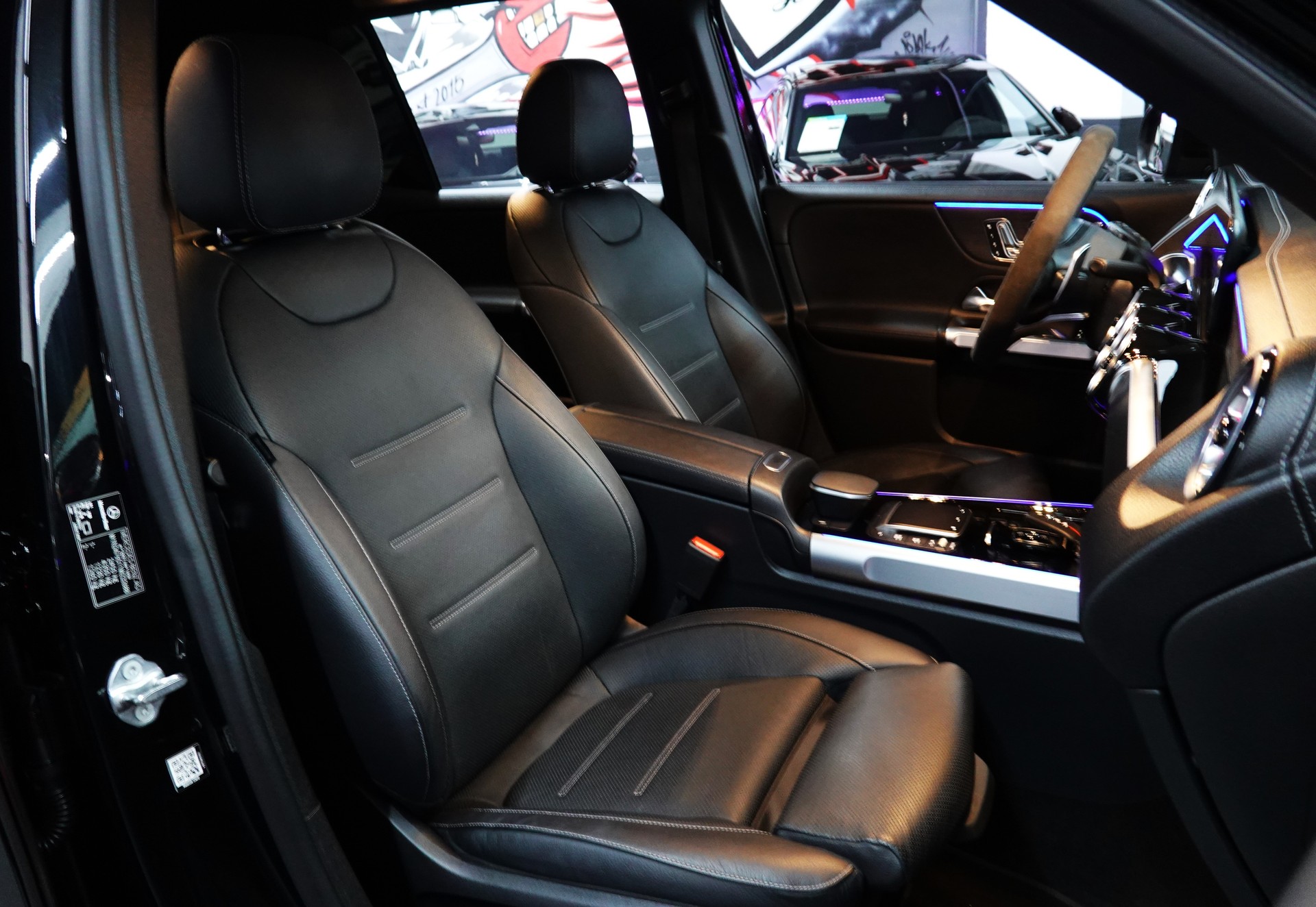 MERCEDES-BENZ GLB 35 AMG 4MATIC 8G-TRONIC CH-FZ MIT GARANTIE 7-PLÄTZER-image-37