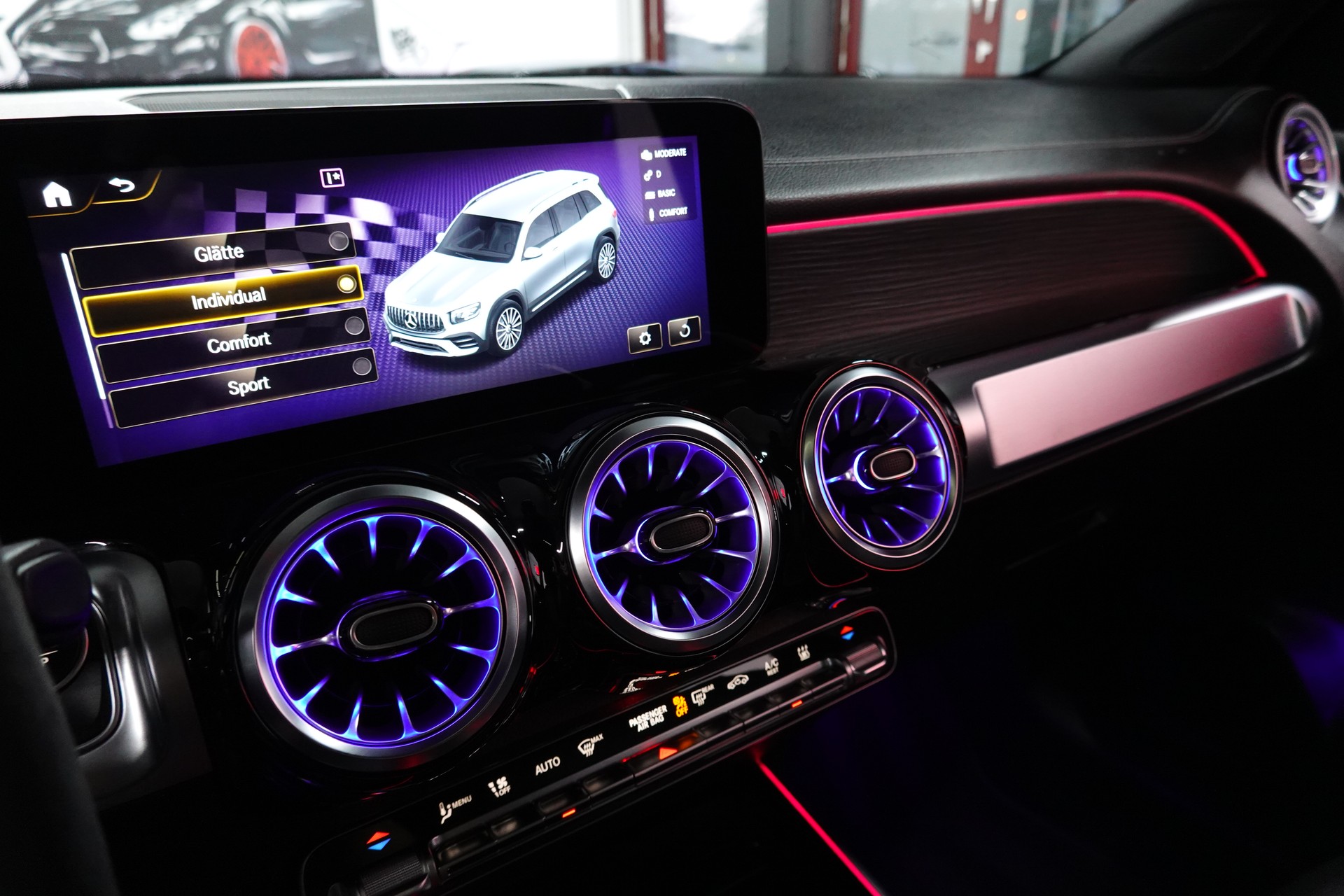 MERCEDES-BENZ GLB 35 AMG 4MATIC 8G-TRONIC CH-FZ MIT GARANTIE 7-PLÄTZER-image-28
