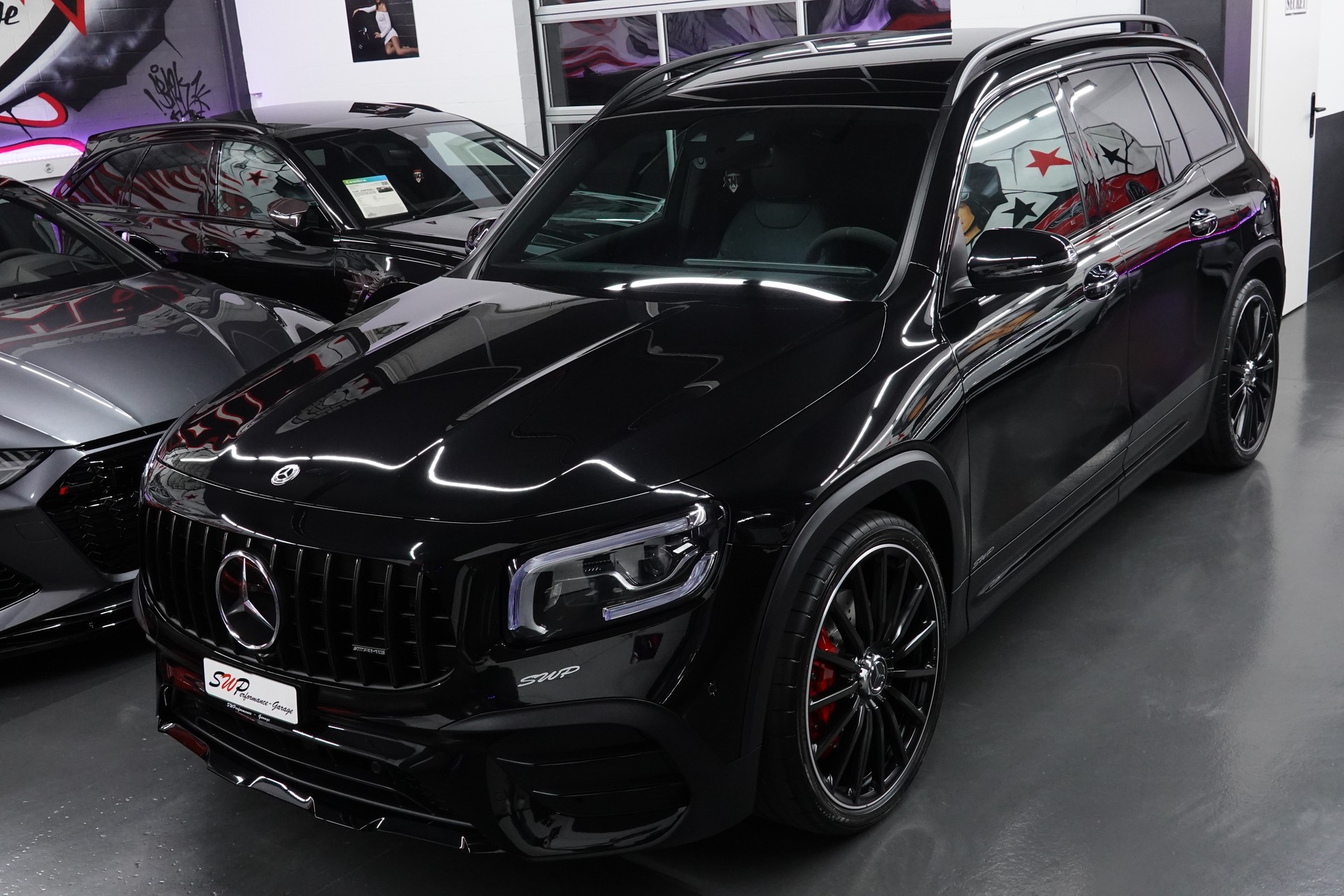 MERCEDES-BENZ GLB 35 AMG 4MATIC 8G-TRONIC CH-FZ MIT GARANTIE 7-PLÄTZER-showroom-element-2