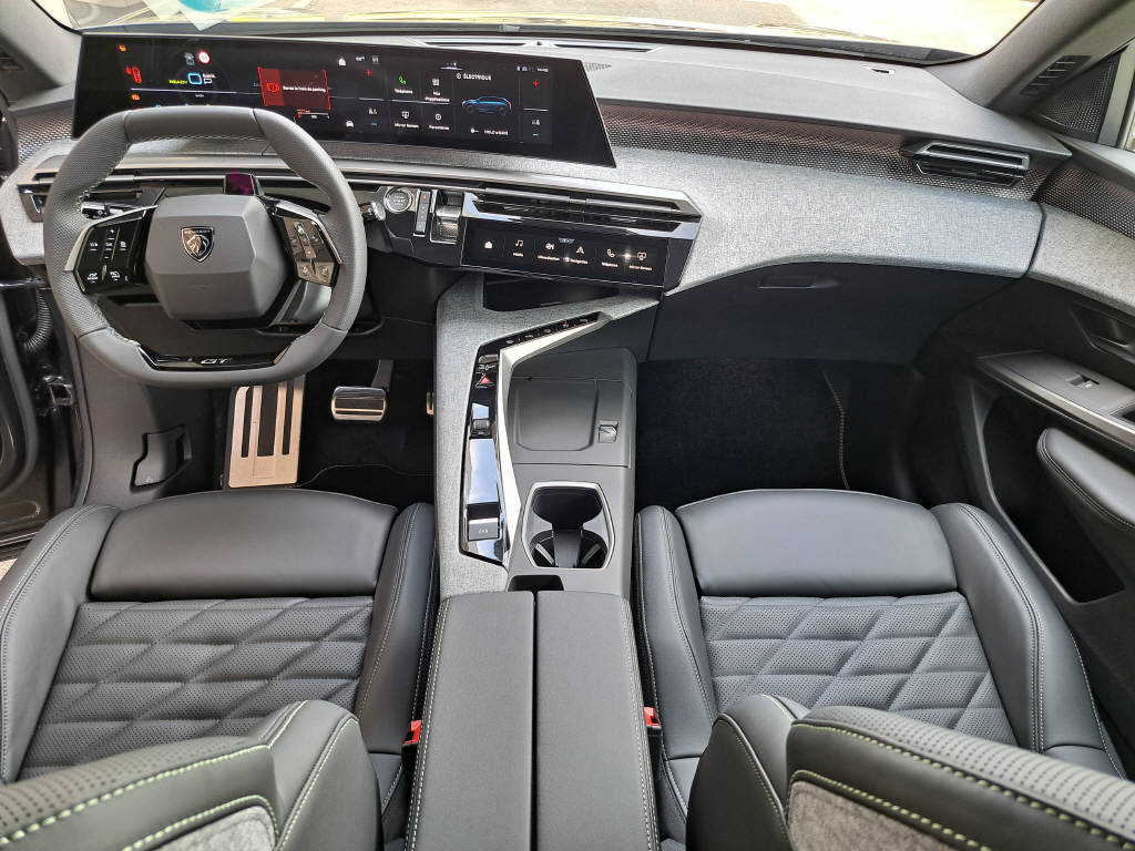 PEUGEOT 5008 1.6 PHEV 225cv GT Exclusive (crochet)-image-12