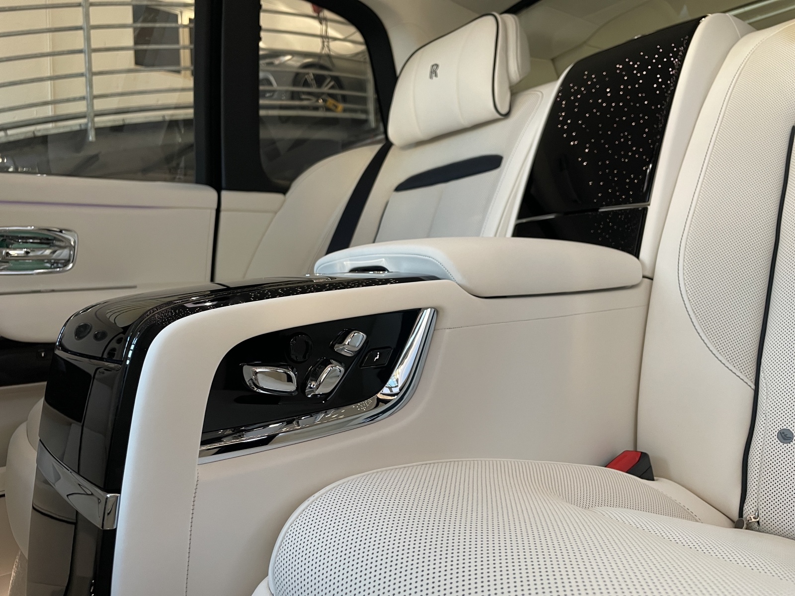 ROLLS-ROYCE CULLINAN 1 OF 20 KEYVANY HAYULA II BLUE EDITION 6.7 V12-image-17