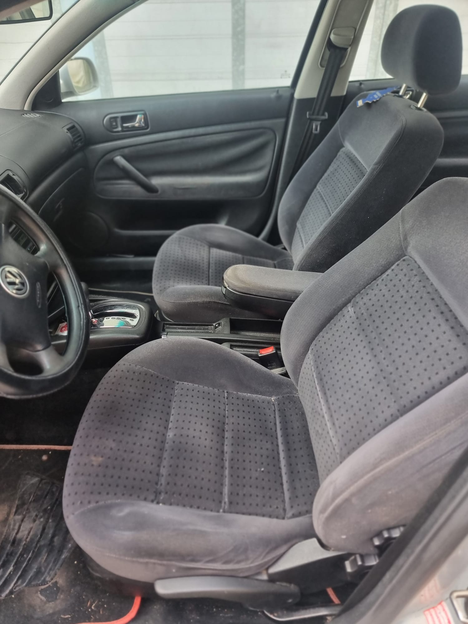 VW Passat 1.9 TDI Comfortline-image-8