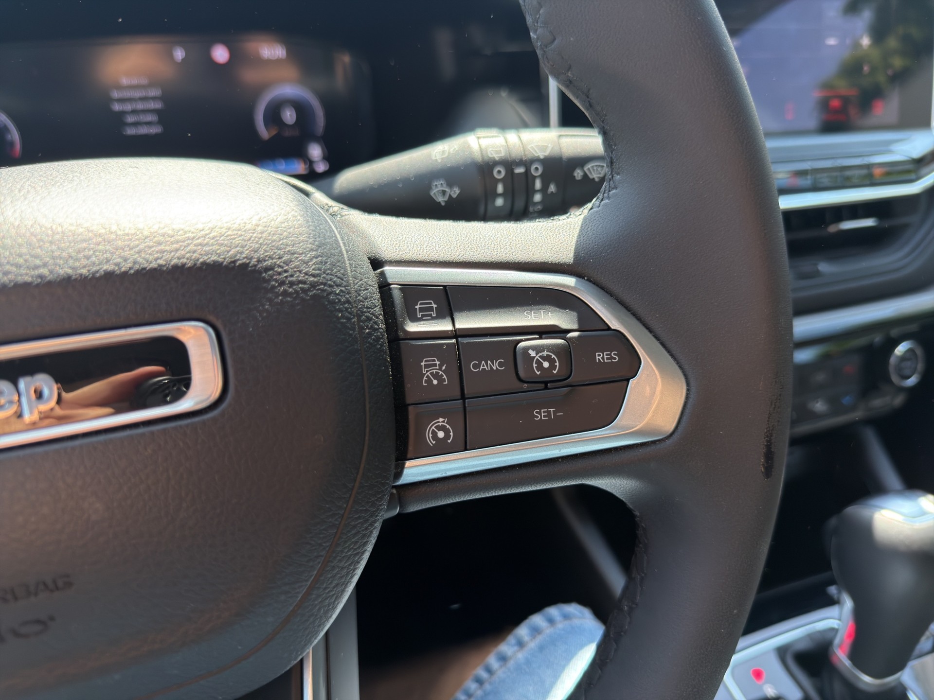 JEEP Compass 1.5 Turbo Summit MHEV-image-38