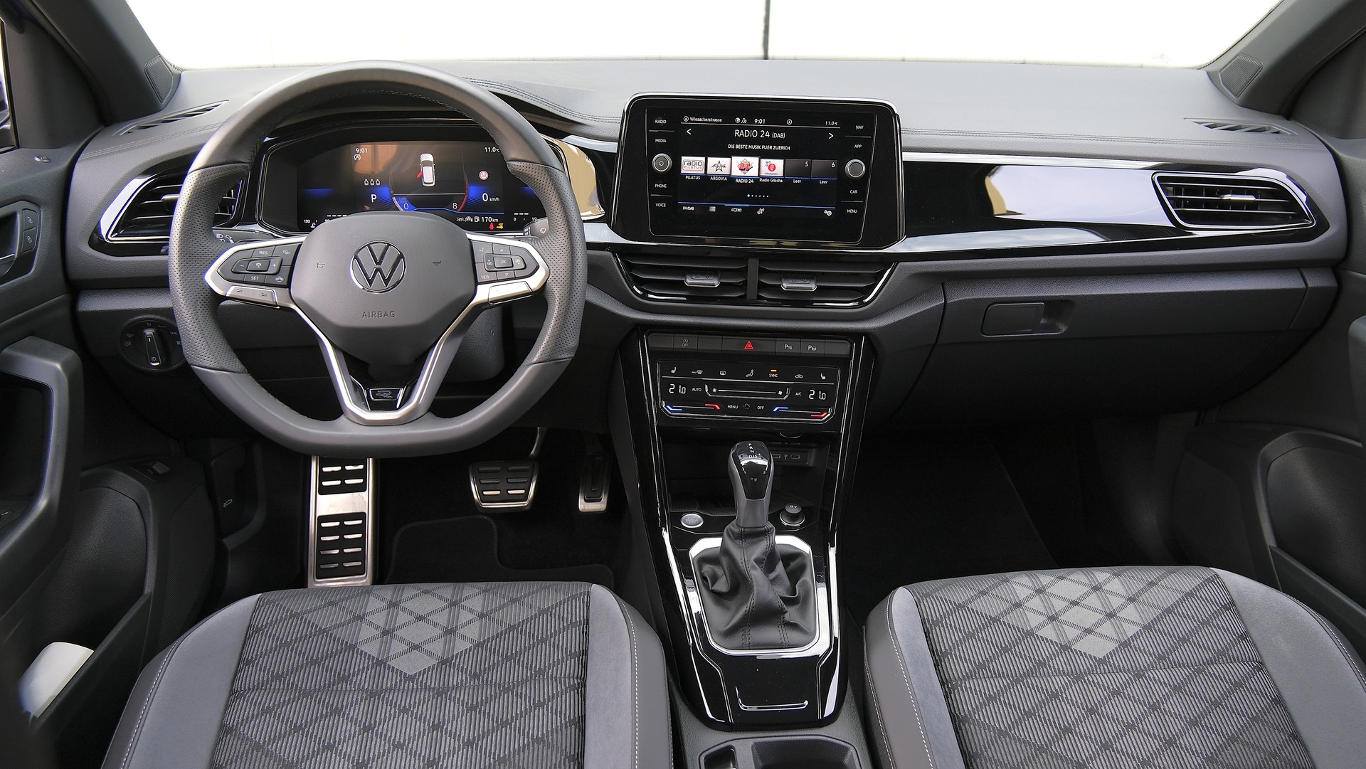 VW T-Roc 1.5 TSI EVO R-Line DSG-image-6
