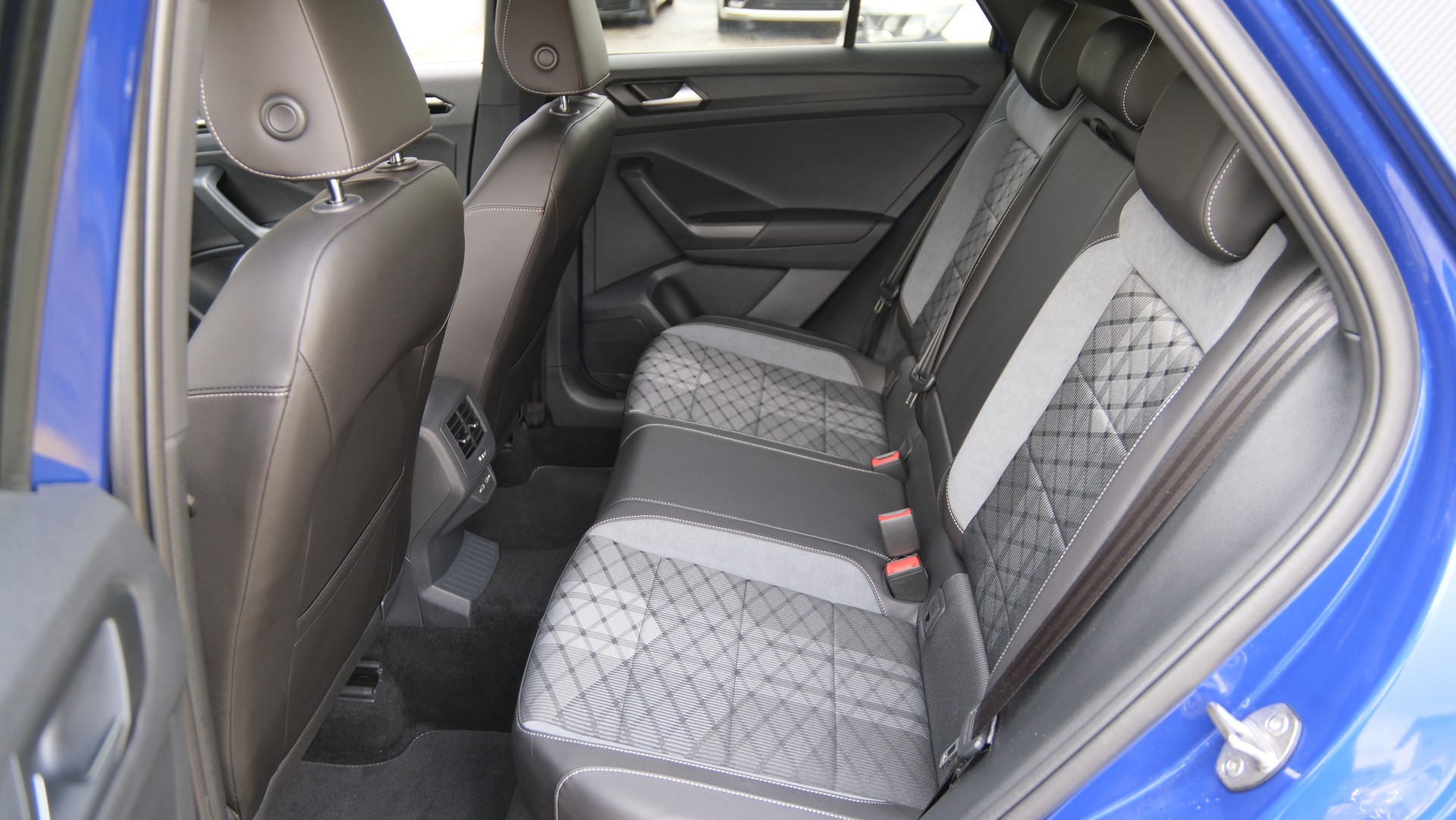 VW T-Roc 1.5 TSI EVO R-Line DSG-image-22