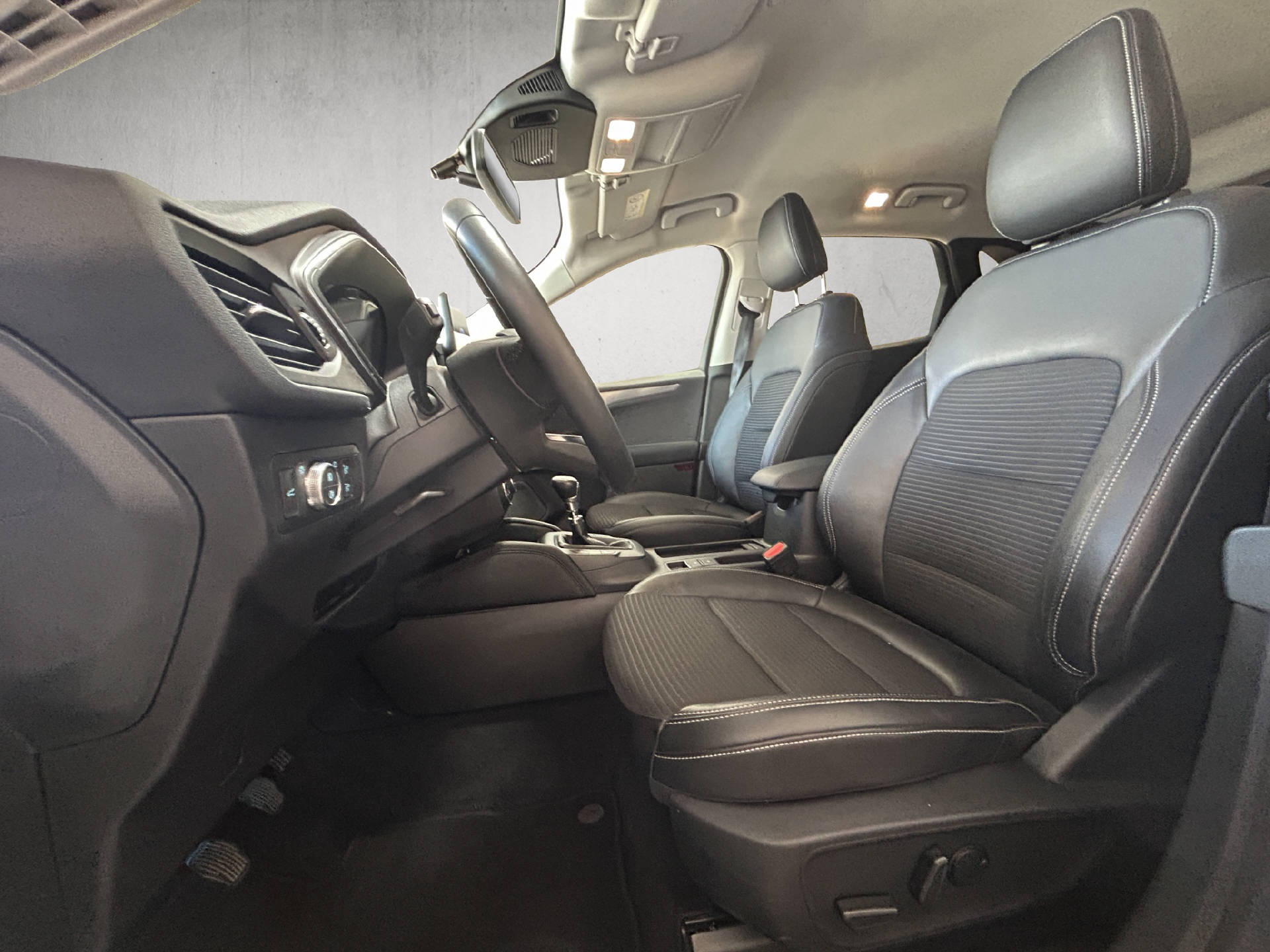 FORD Kuga 2.0 EcoBlue Hybrid Titanium X-image-9