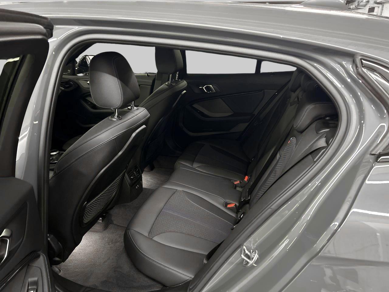 BMW 118i M Sport-image-12