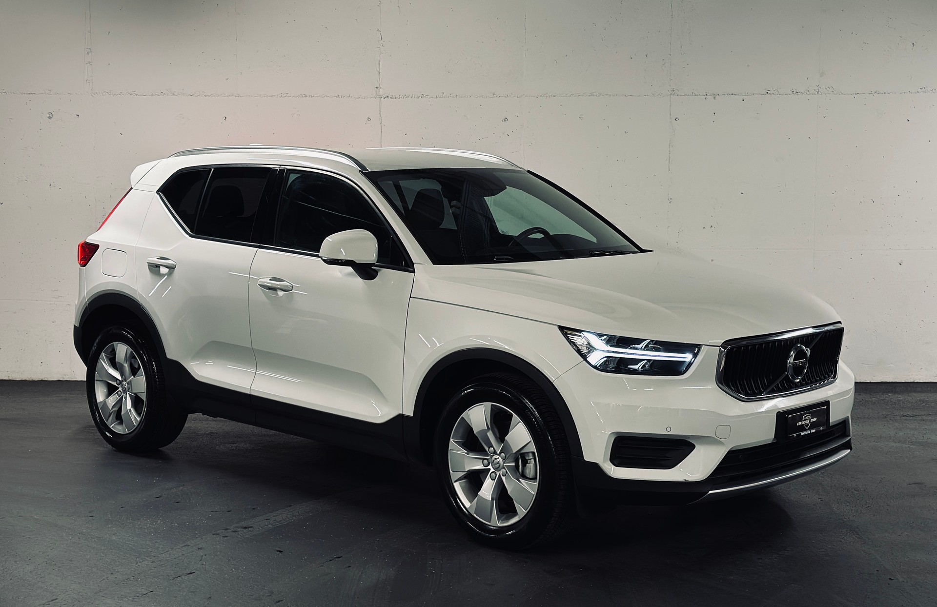 VOLVO XC40 D3 AWD Momentum Automat-image-1
