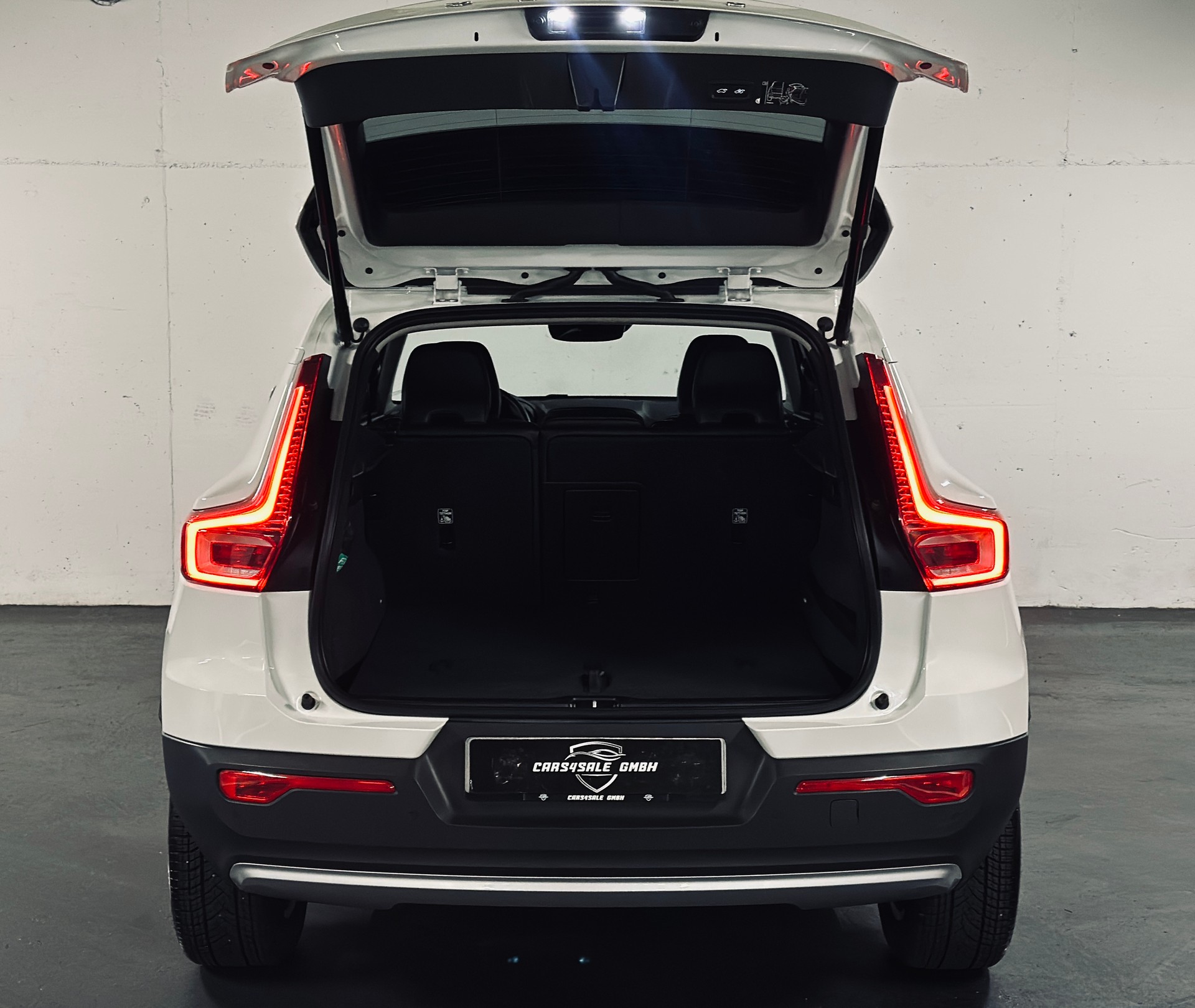 VOLVO XC40 D3 AWD Momentum Automat-image-6