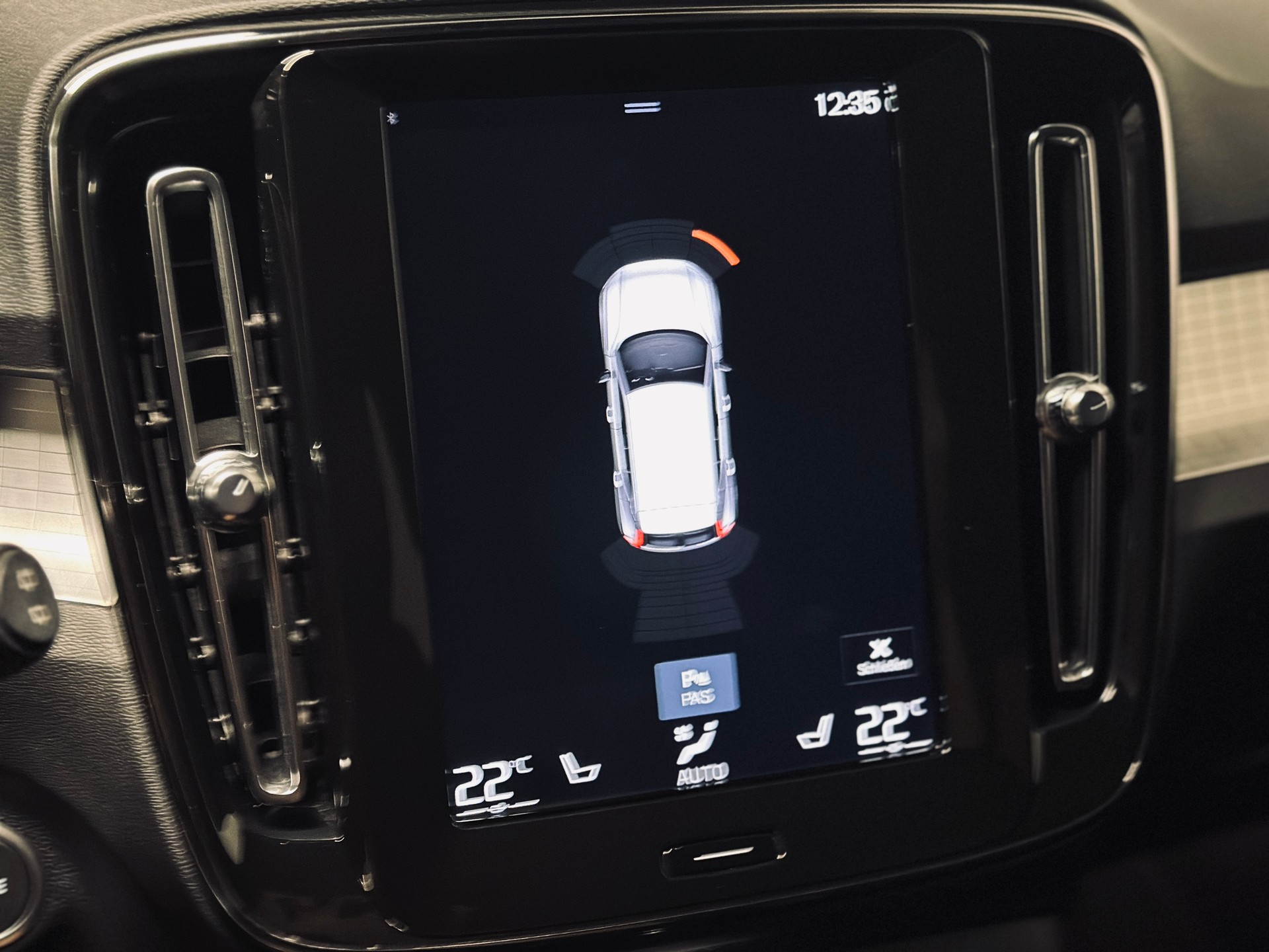 VOLVO XC40 D3 AWD Momentum Automat-image-14