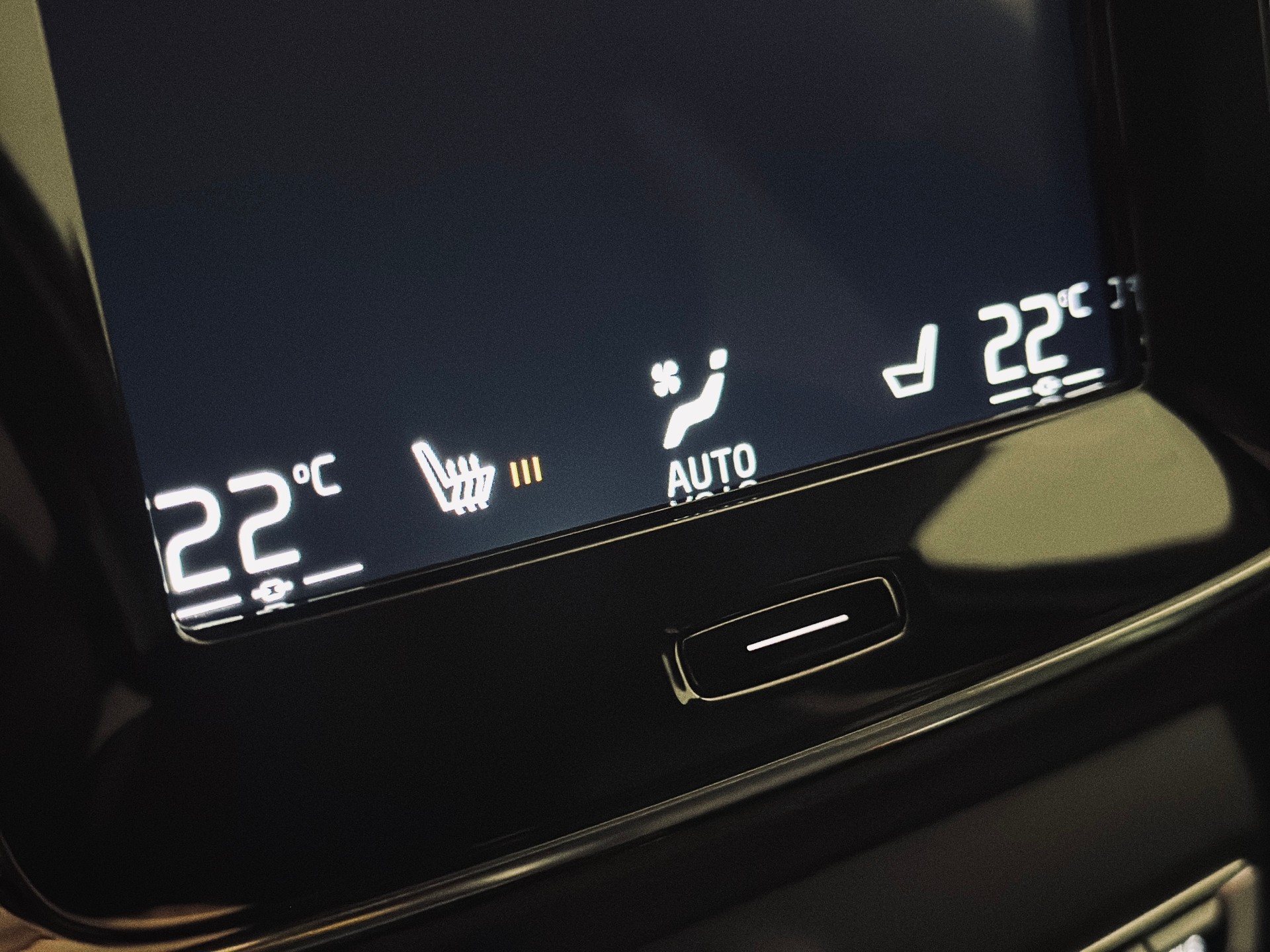 VOLVO XC40 D3 AWD Momentum Automat-image-13