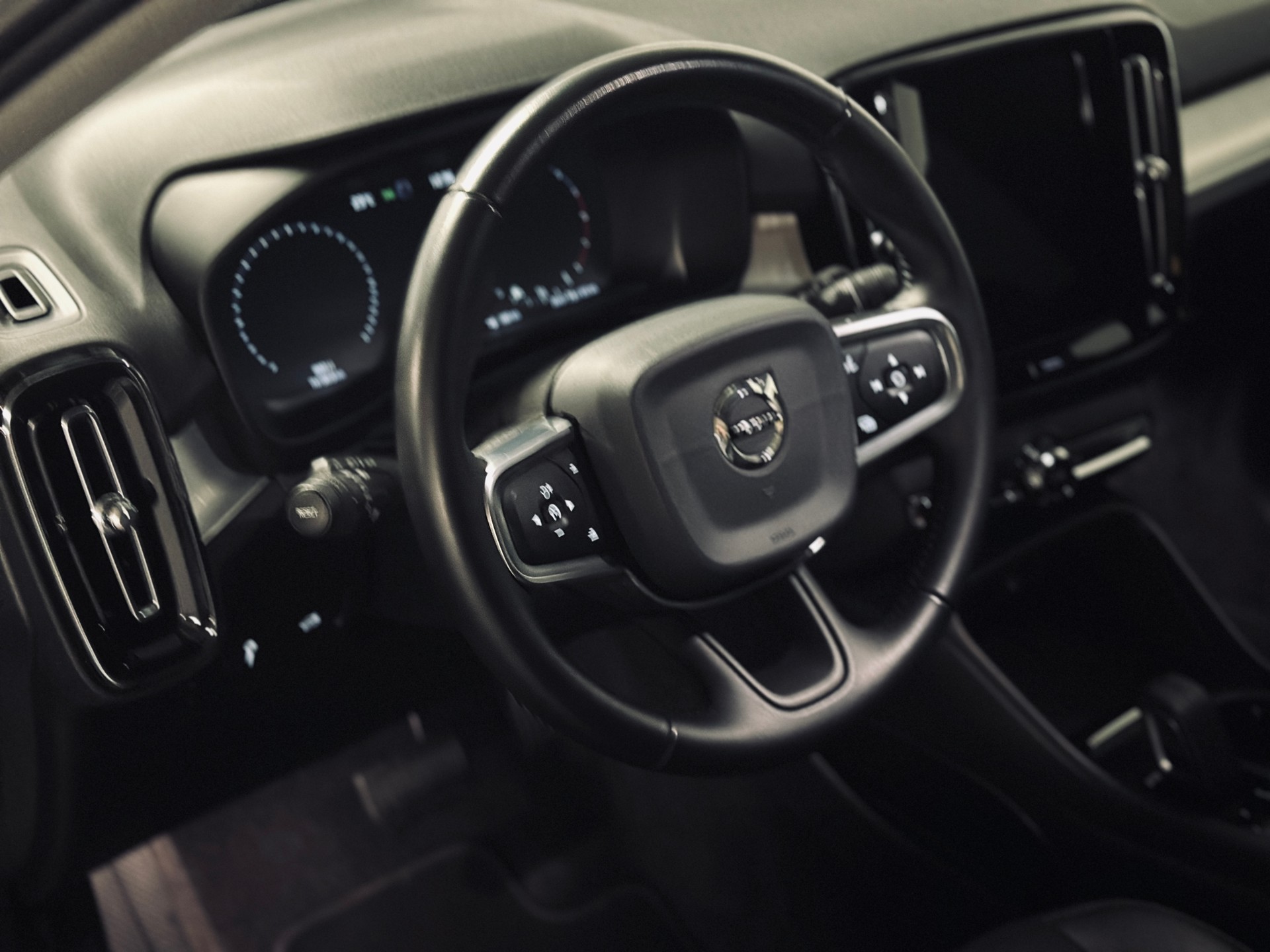 VOLVO XC40 D3 AWD Momentum Automat-image-10