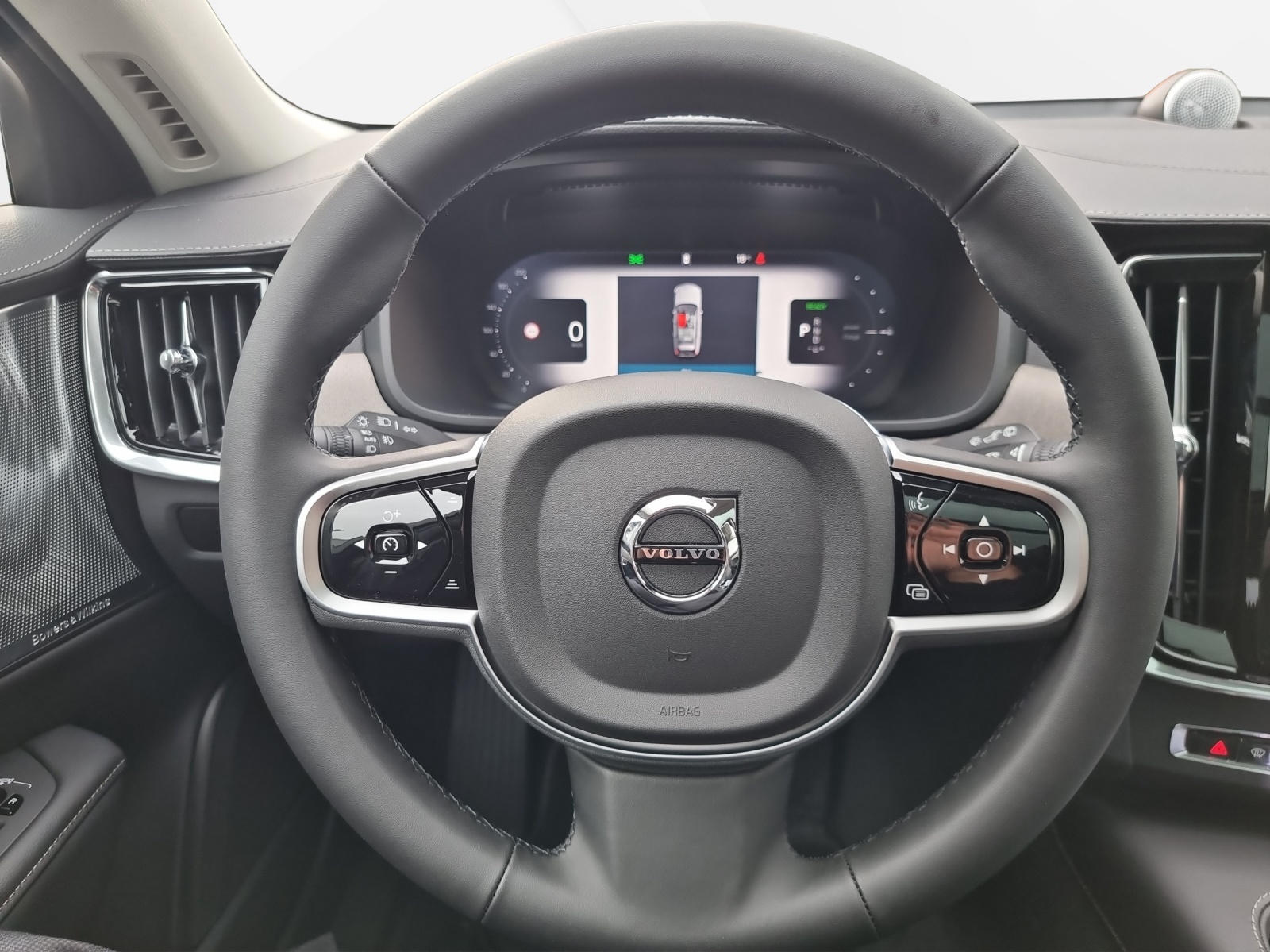 VOLVO V90 2.0 T8 TE eAWD XCLUSIVE Ultimate Dark-image-10