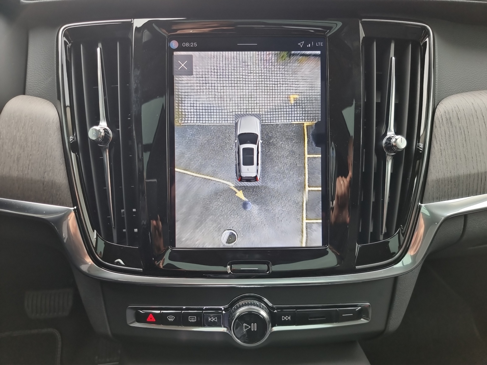 VOLVO V90 2.0 T8 TE eAWD XCLUSIVE Ultimate Dark-image-12