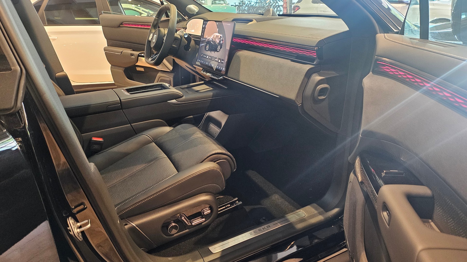 ZEEKR 7X 100kWh Privilege AWD-image-17