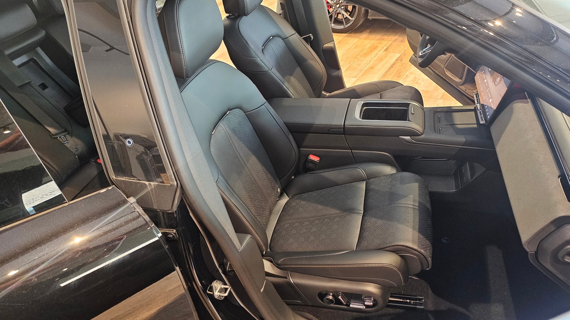 ZEEKR 7X 100kWh Privilege AWD-image-18