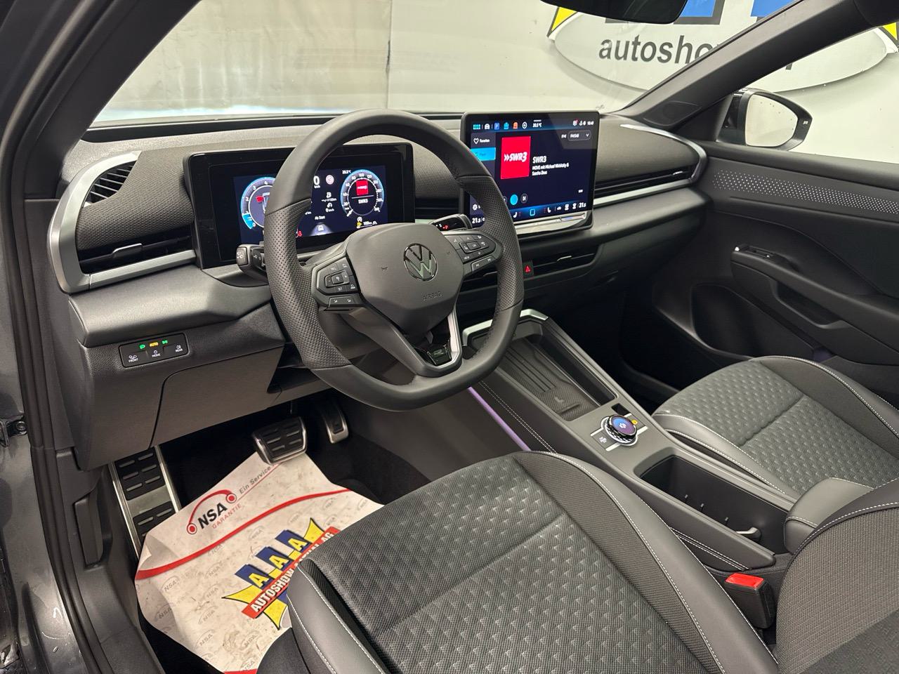 VW T-Roc 1.5 eTSI R-Line Black Style-showroom-element-2