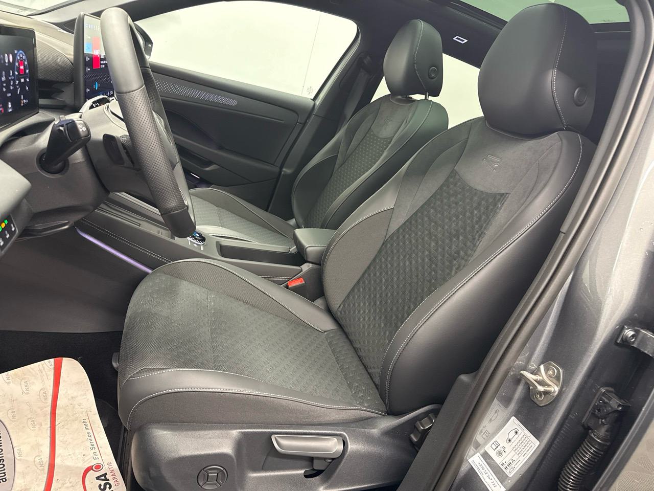 VW T-Roc 1.5 eTSI R-Line Black Style-showroom-element-3