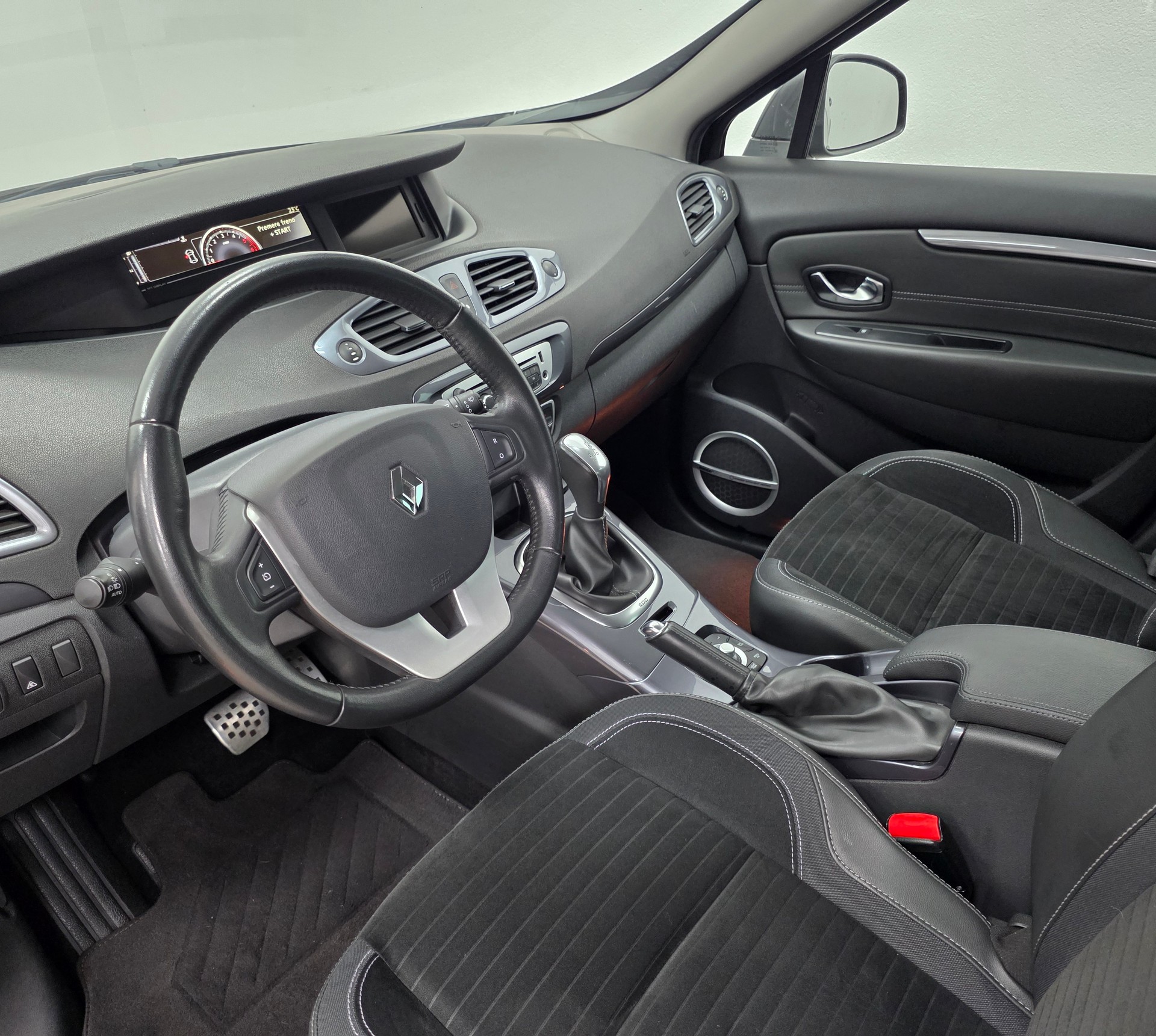 RENAULT Scénic Xmod 1.5 dCi Bose Edition EDC-image-13