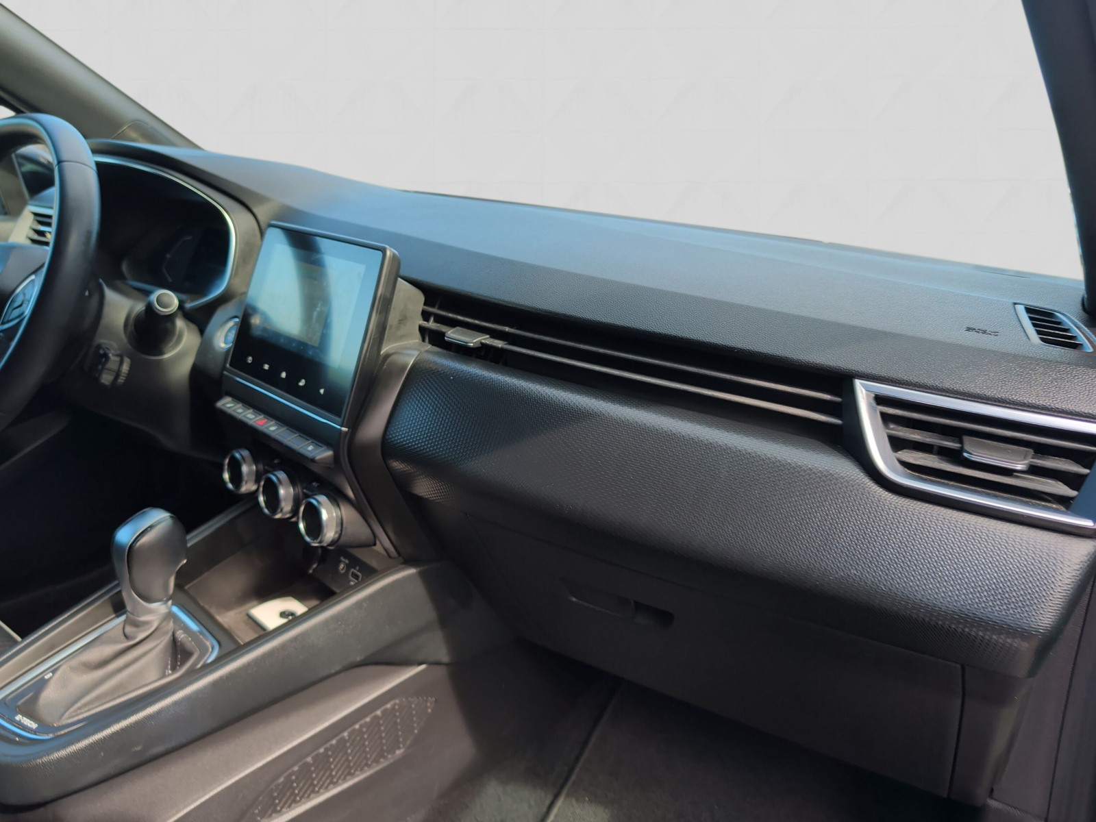 RENAULT Clio 1.6 E-Tech Intens-image-9