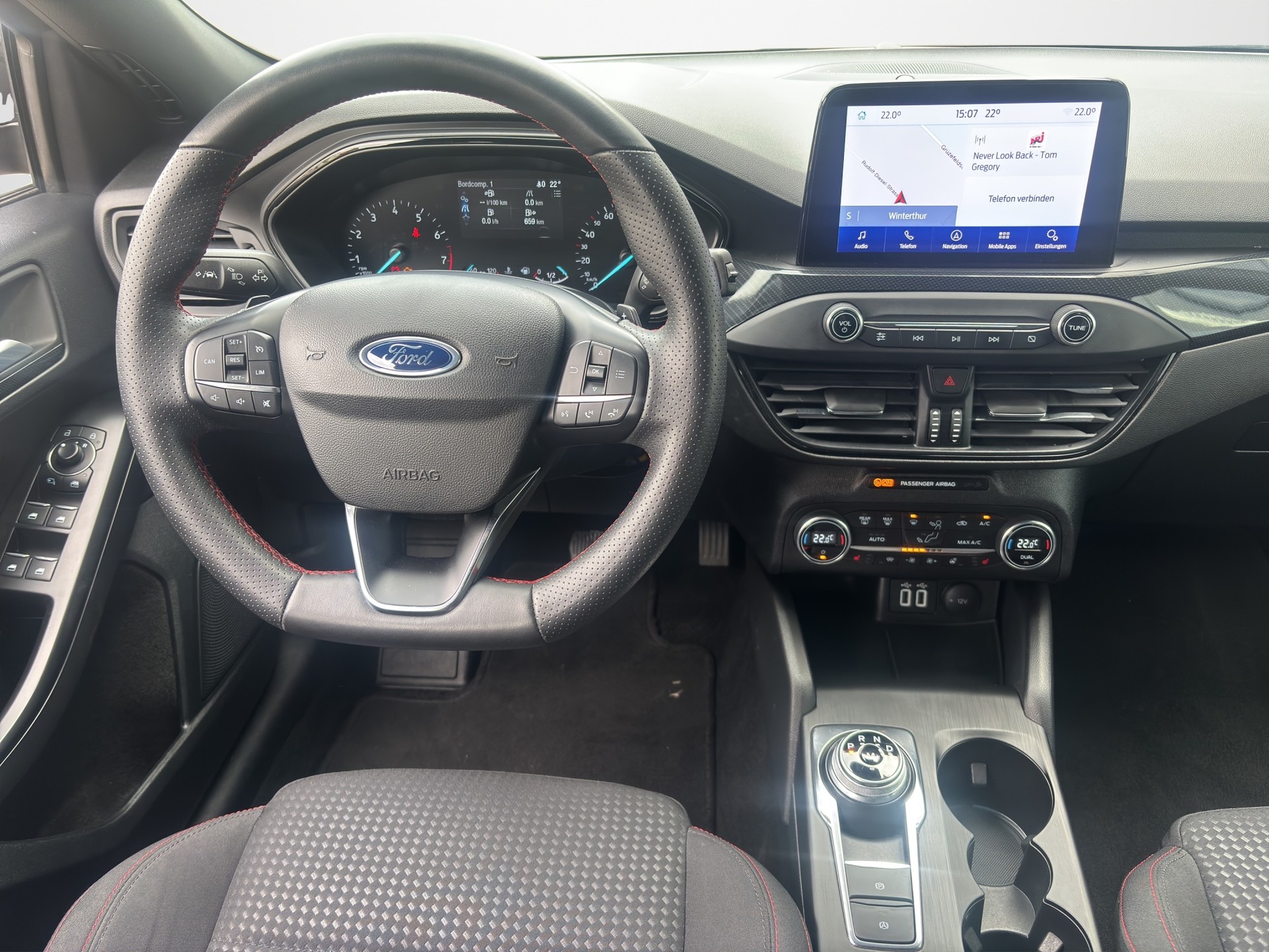 FORD Focus 1.0i EcoB 125 ST-Line-image-8