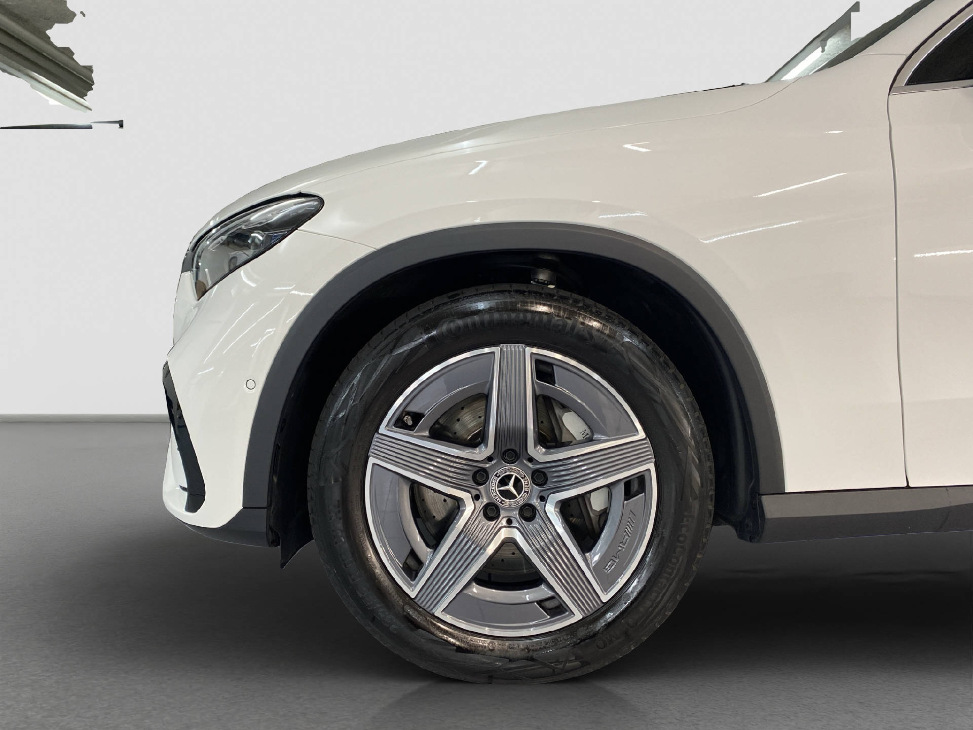 MERCEDES-BENZ GLC 300 AMG Line 4MATIC-image-5