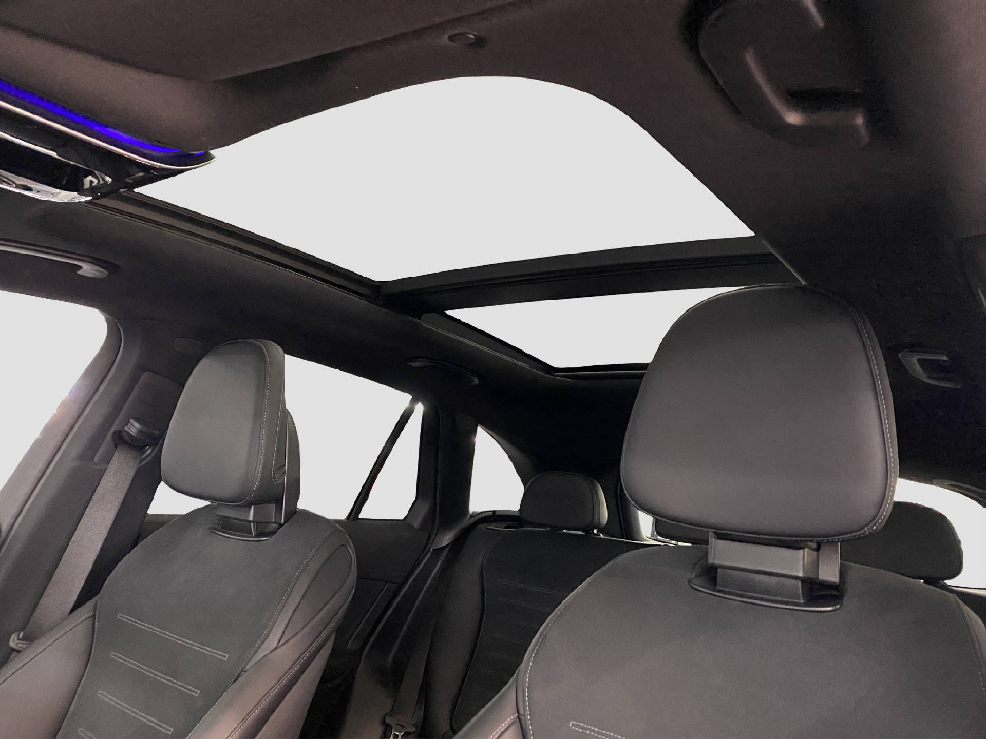 MERCEDES-BENZ GLC 300 AMG Line 4MATIC-image-9